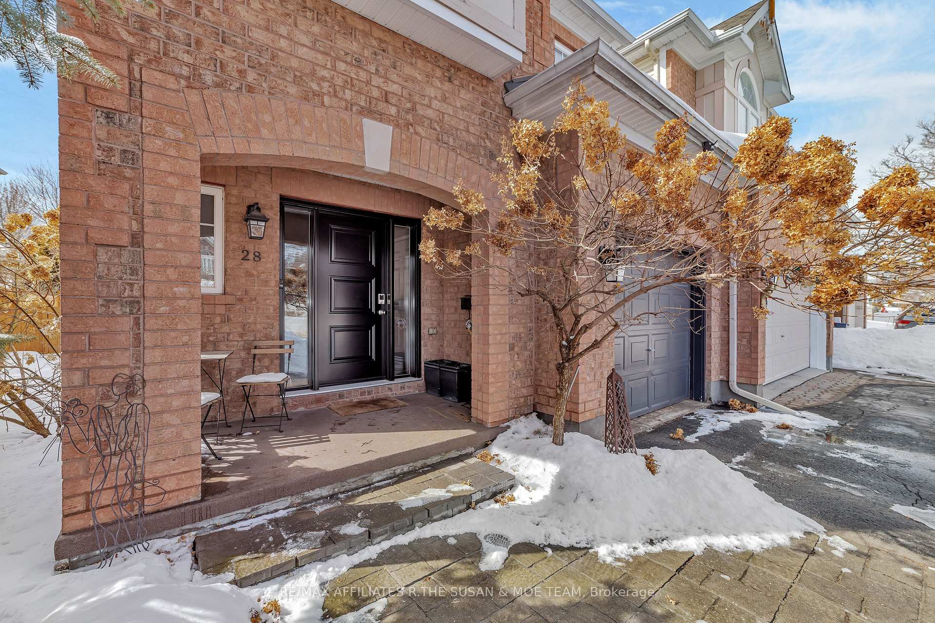 Photo 2 of 28 Hemlo Crescent, Ottawa, Kanata - Kanata Lakes/Heritage Hills — HOMEH