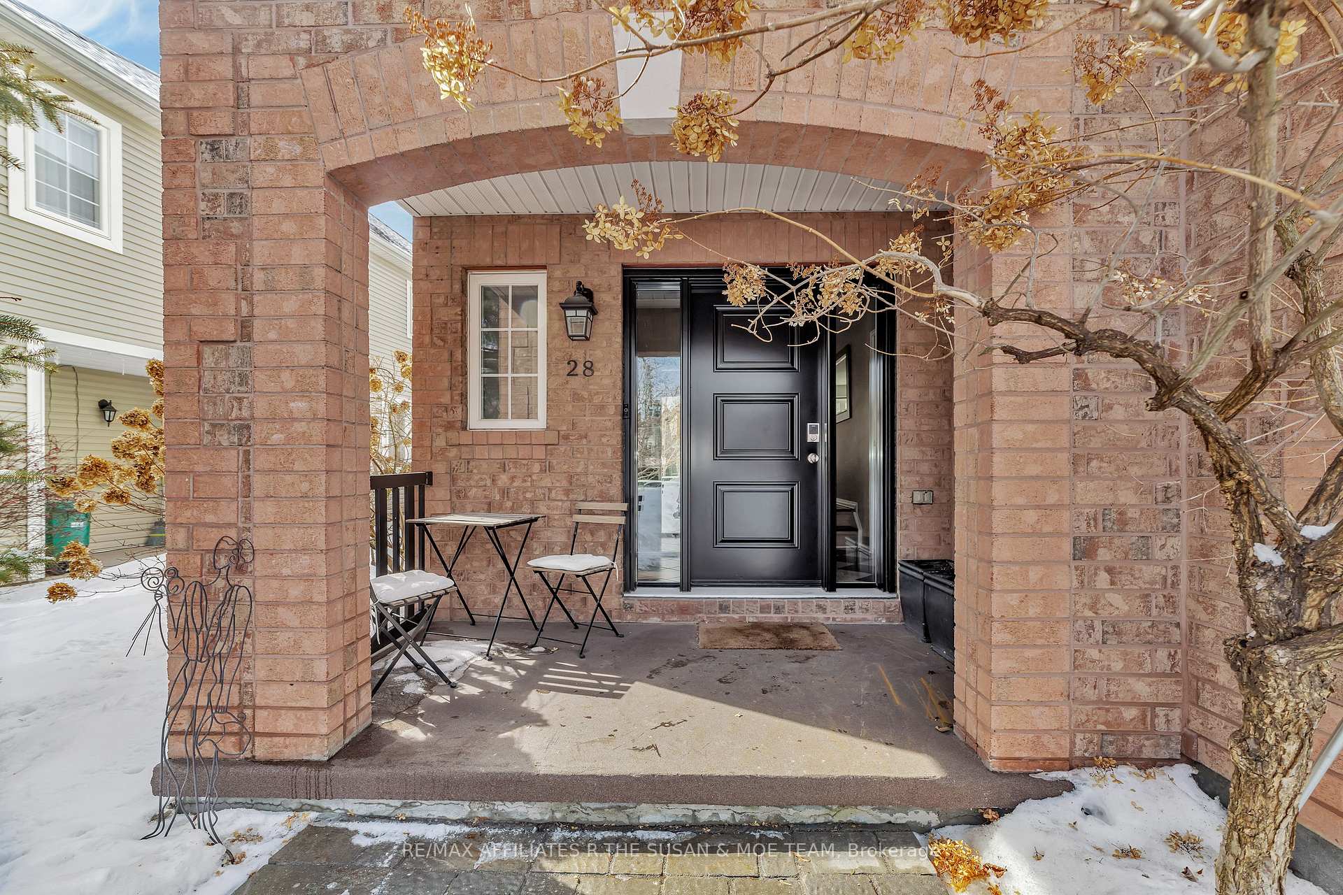Photo 3 of 28 Hemlo Crescent, Ottawa, Kanata - Kanata Lakes/Heritage Hills — HOMEH
