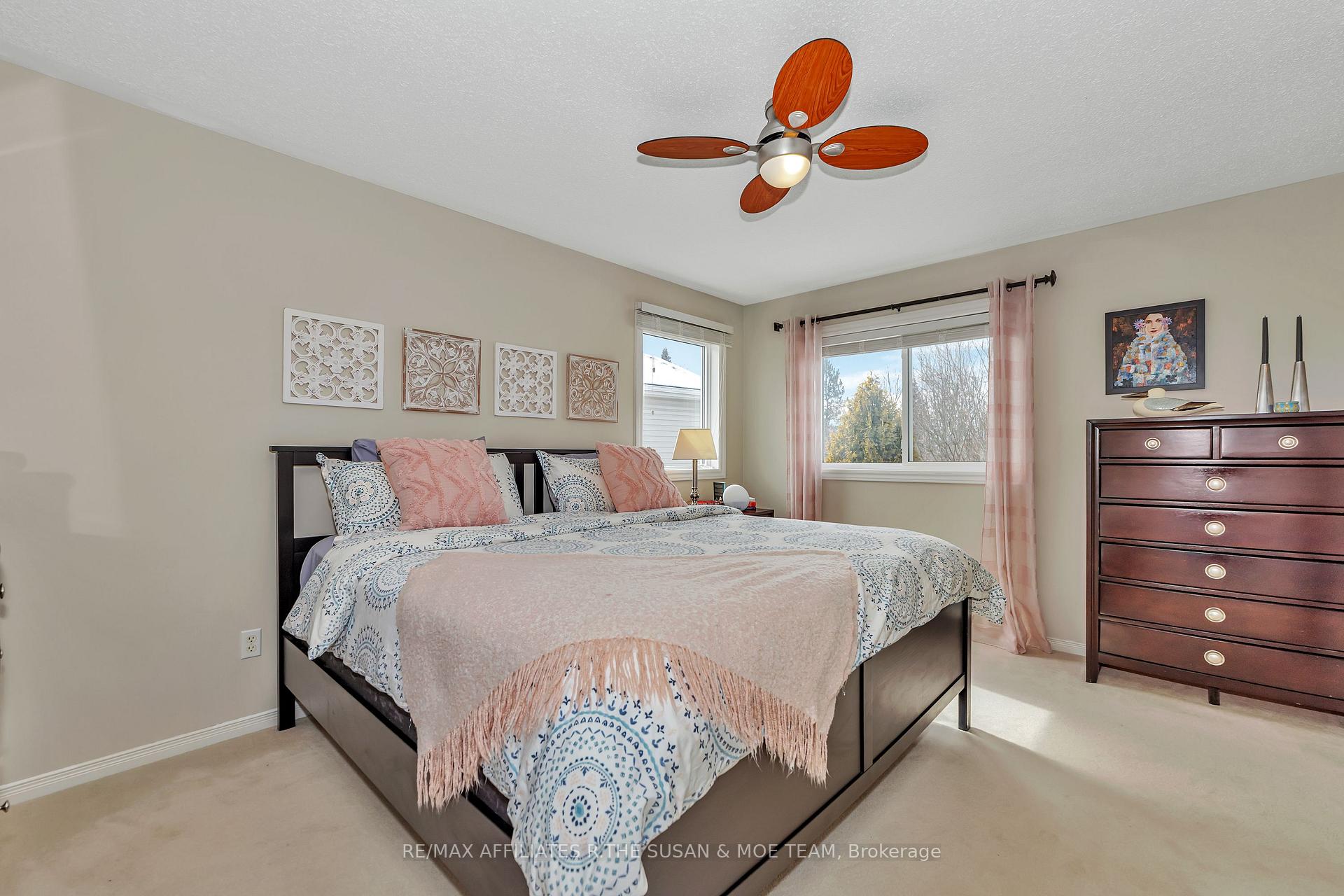 Photo 17 of 28 Hemlo Crescent, Ottawa, Kanata - Kanata Lakes/Heritage Hills — HOMEH