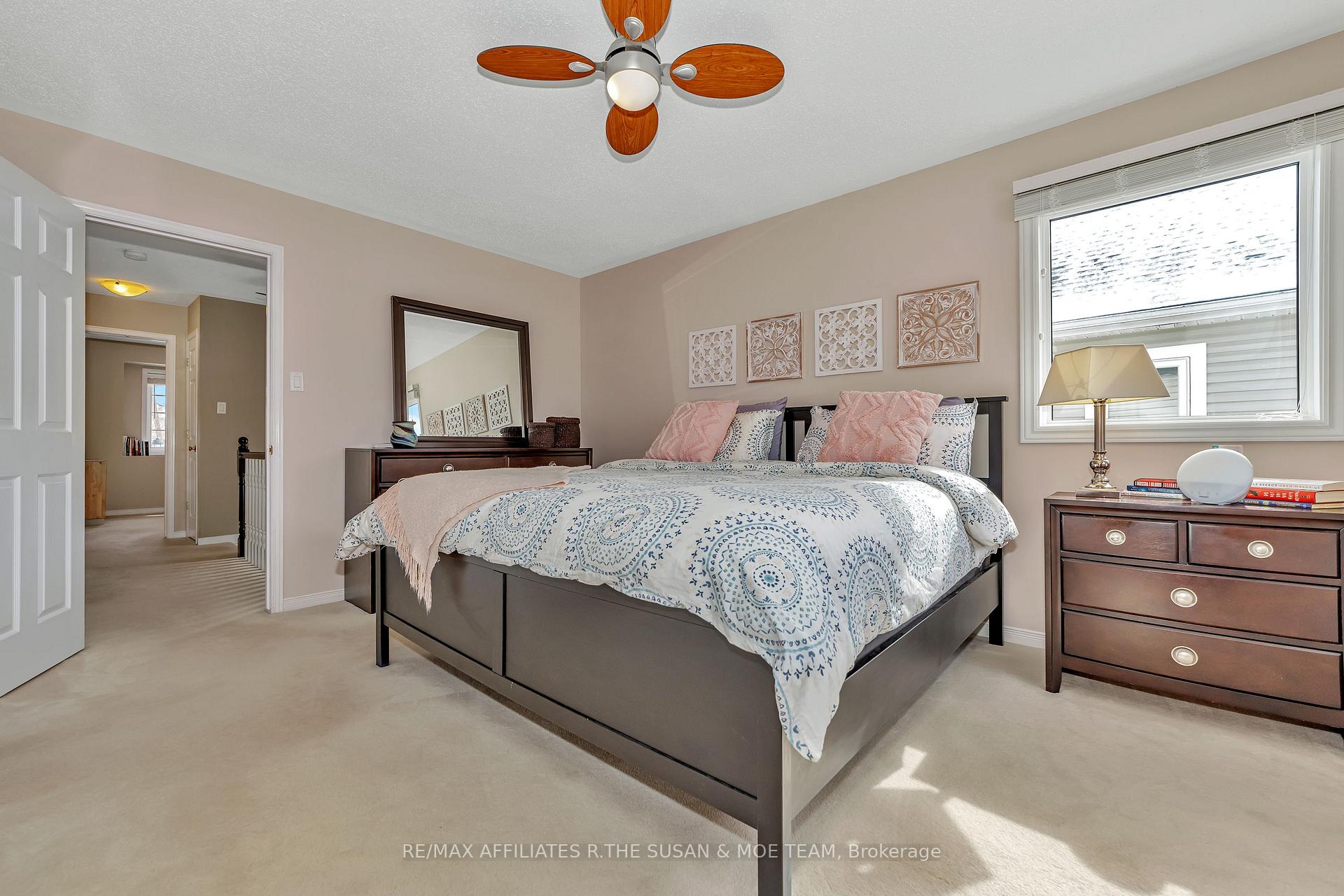 Photo 18 of 28 Hemlo Crescent, Ottawa, Kanata - Kanata Lakes/Heritage Hills — HOMEH