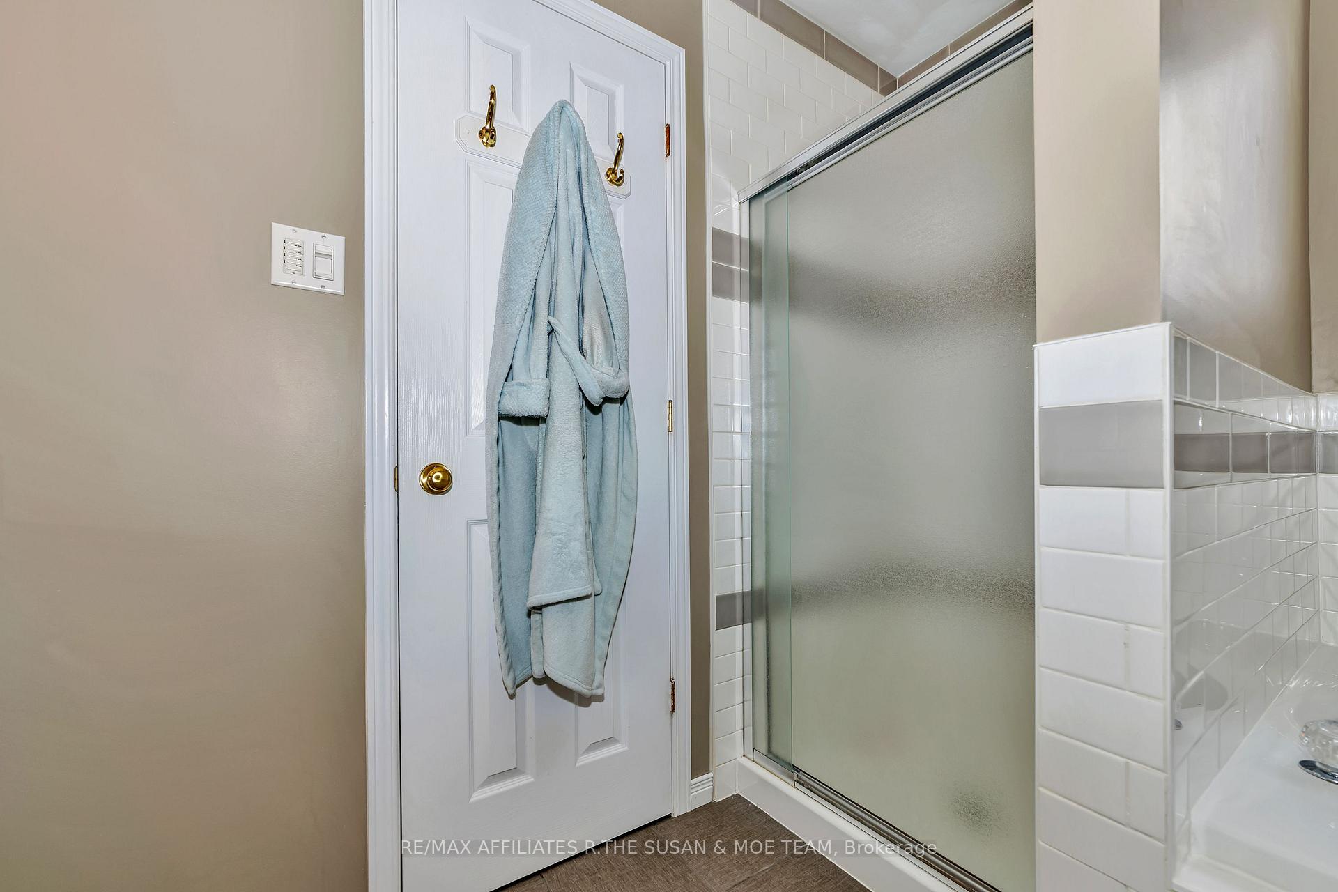 Photo 22 of 28 Hemlo Crescent, Ottawa, Kanata - Kanata Lakes/Heritage Hills — HOMEH