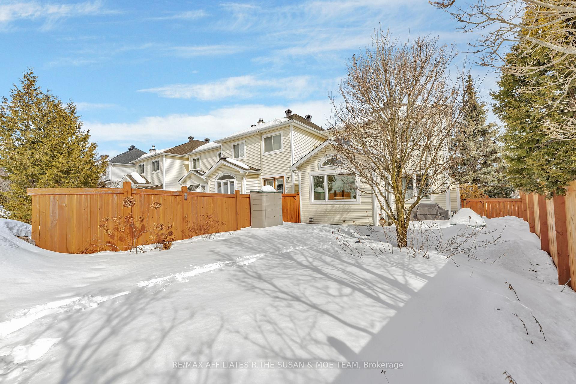Photo 36 of 28 Hemlo Crescent, Ottawa, Kanata - Kanata Lakes/Heritage Hills — HOMEH