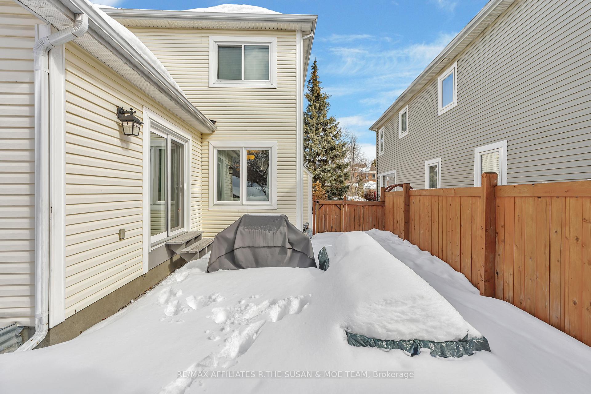 Photo 39 of 28 Hemlo Crescent, Ottawa, Kanata - Kanata Lakes/Heritage Hills — HOMEH