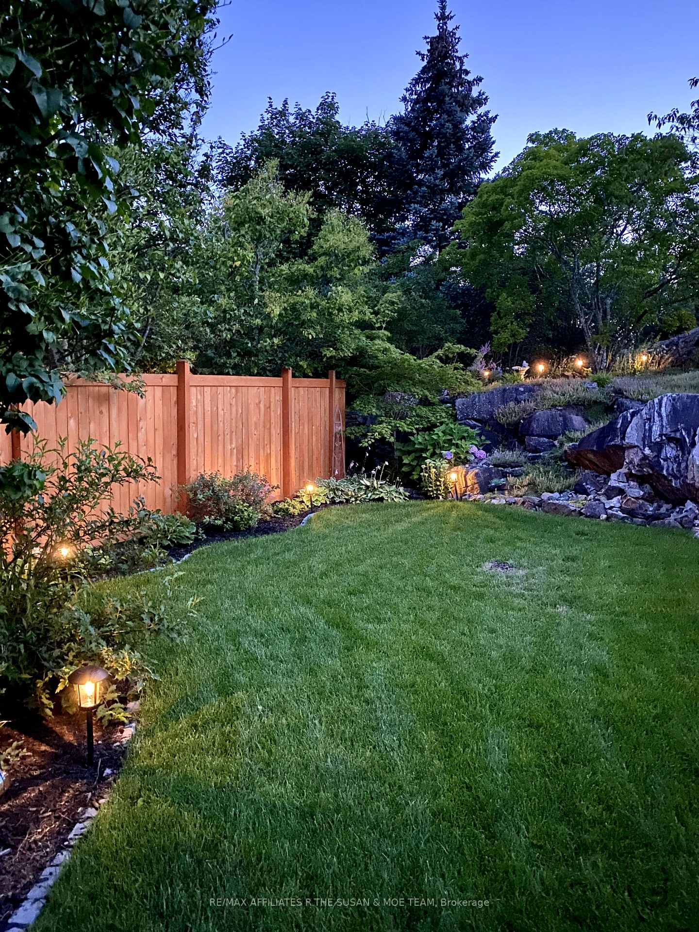 Photo 40 of 28 Hemlo Crescent, Ottawa, Kanata - Kanata Lakes/Heritage Hills — HOMEH