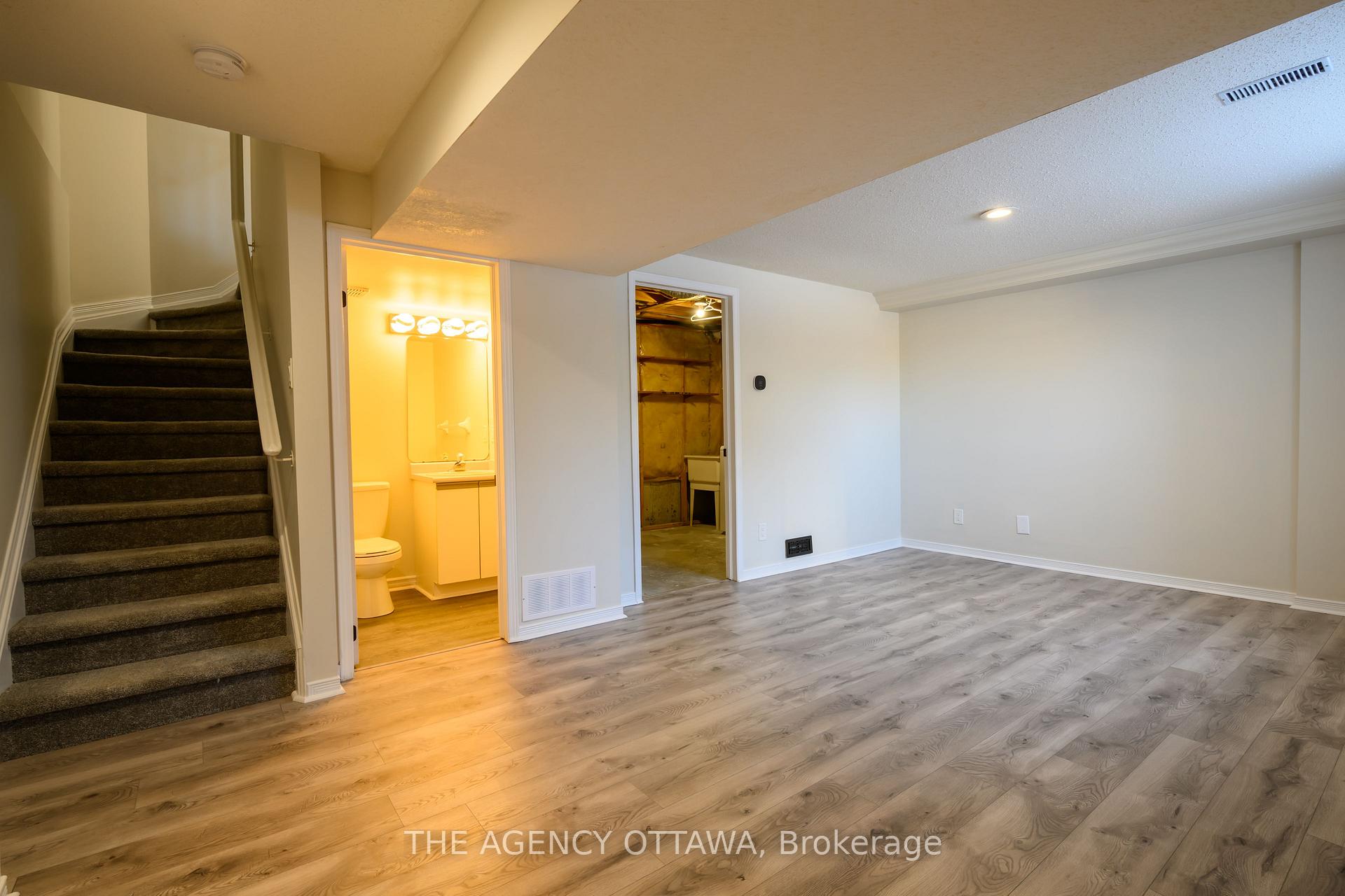 Photo 14 of 53 Springcreek Crescent, Ottawa, Kanata - Bridlewood — HOMEH