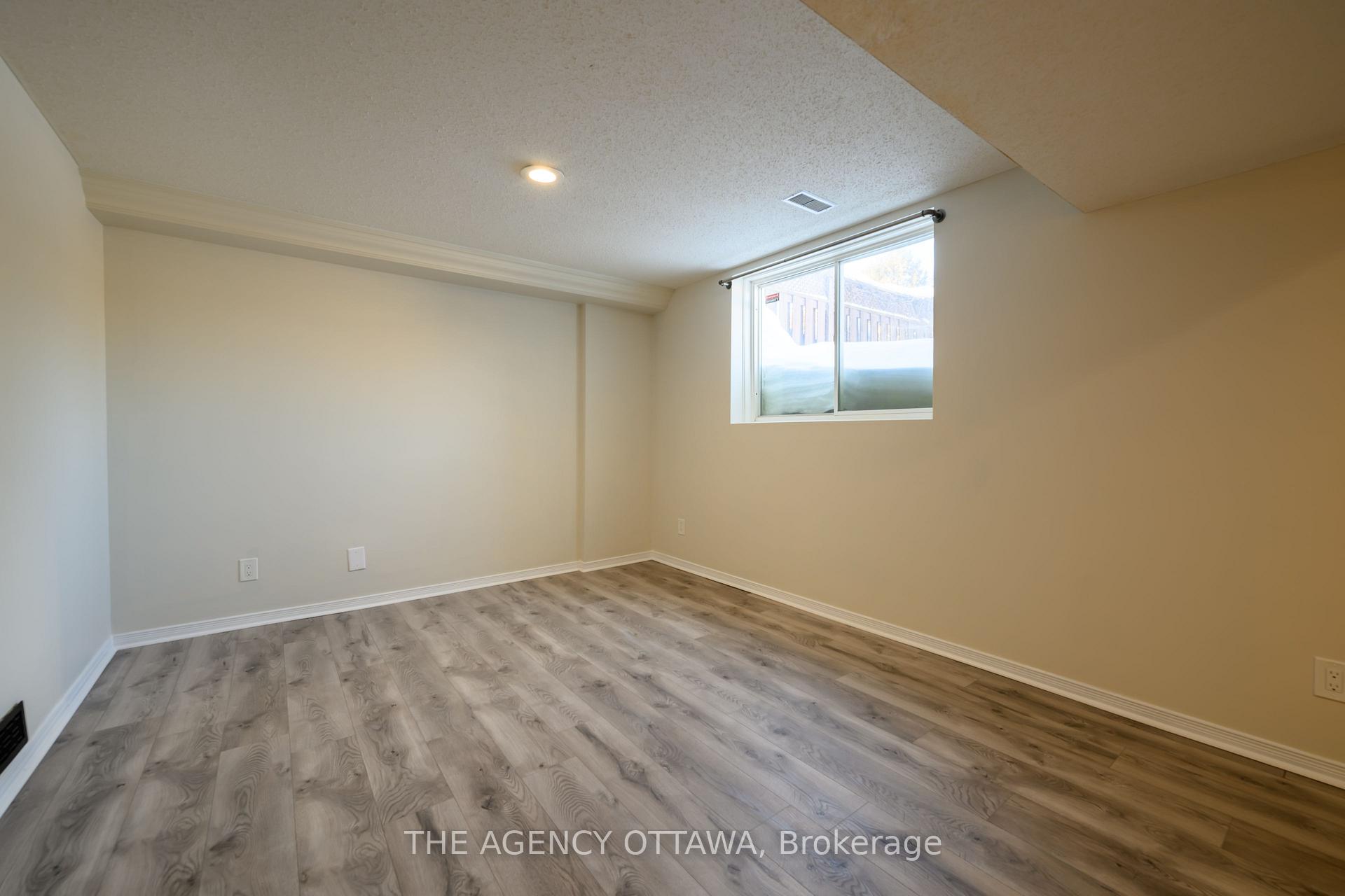 Photo 15 of 53 Springcreek Crescent, Ottawa, Kanata - Bridlewood — HOMEH