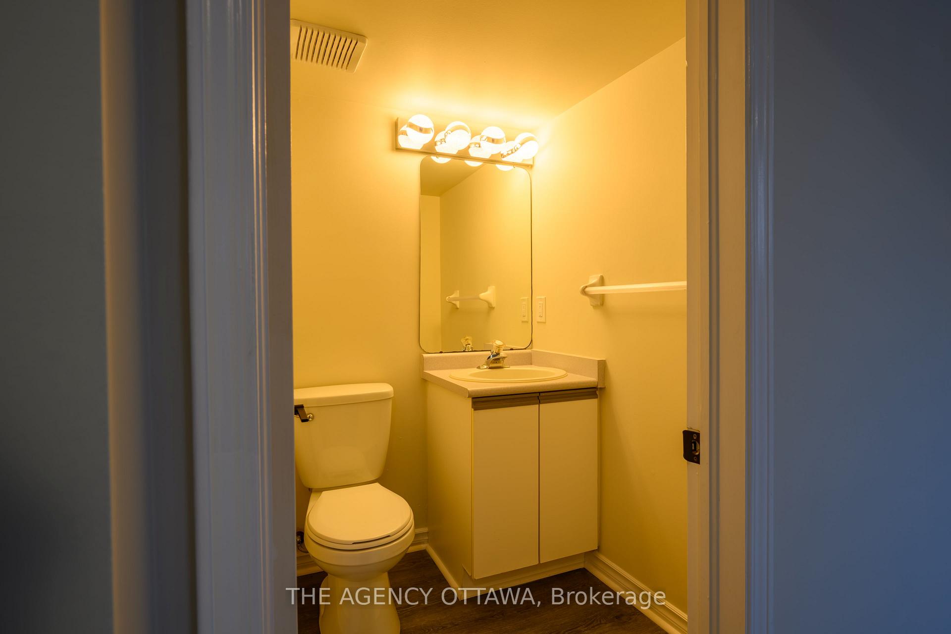 Photo 16 of 53 Springcreek Crescent, Ottawa, Kanata - Bridlewood — HOMEH