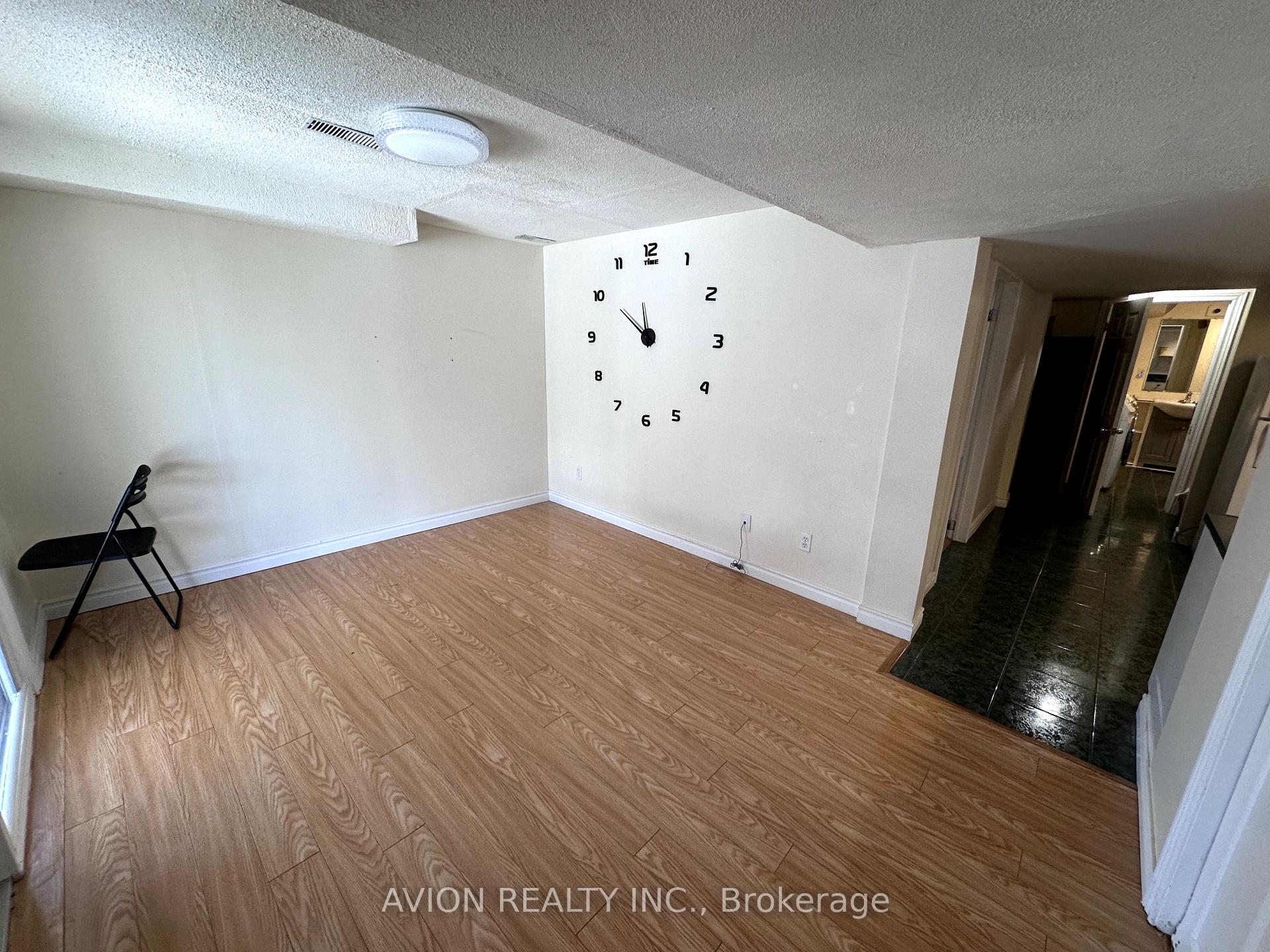 Photo 2 of BSMT-66 Sophia Road, Markham, Middlefield — HOMEH