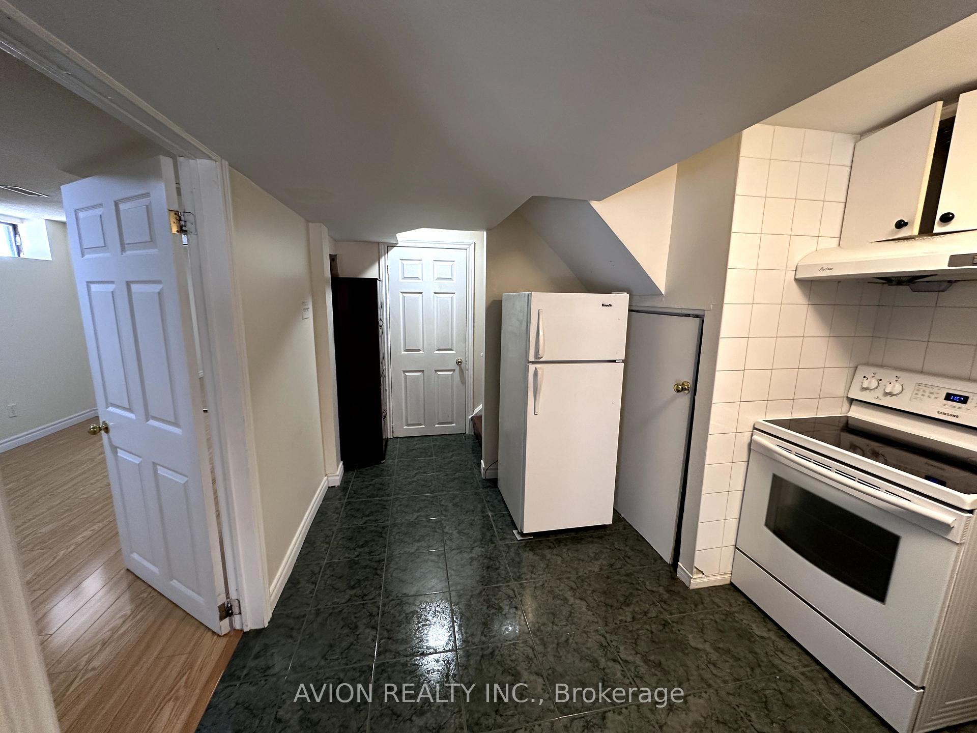 Photo 5 of BSMT-66 Sophia Road, Markham, Middlefield — HOMEH
