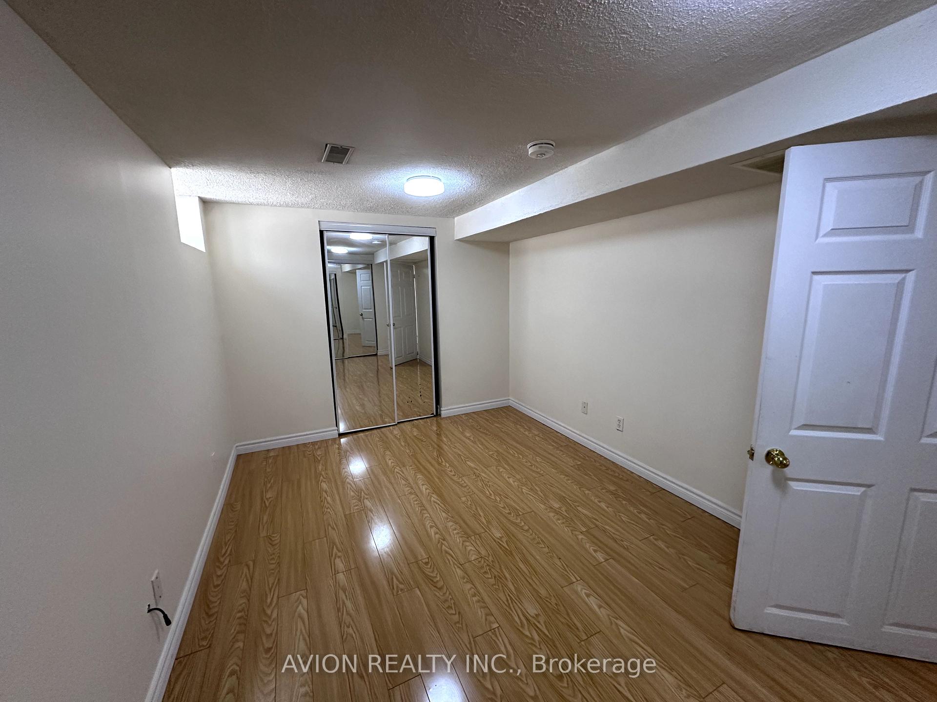 Photo 6 of BSMT-66 Sophia Road, Markham, Middlefield — HOMEH