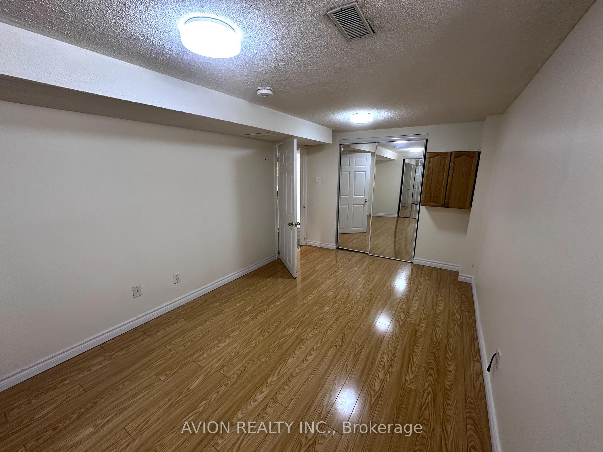 Photo 7 of BSMT-66 Sophia Road, Markham, Middlefield — HOMEH