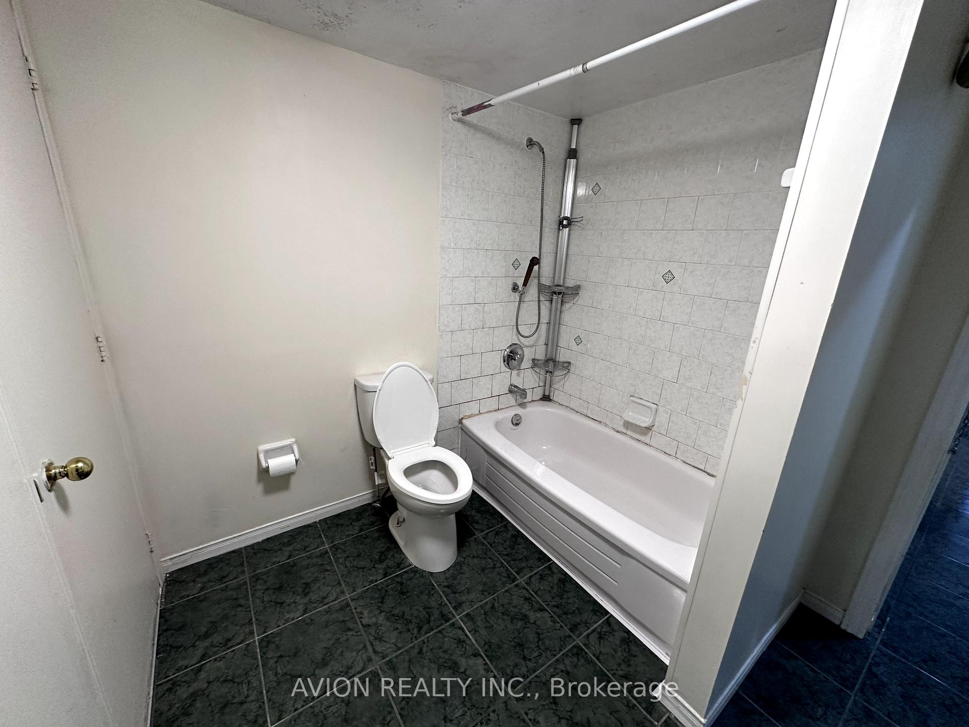 Photo 8 of BSMT-66 Sophia Road, Markham, Middlefield — HOMEH