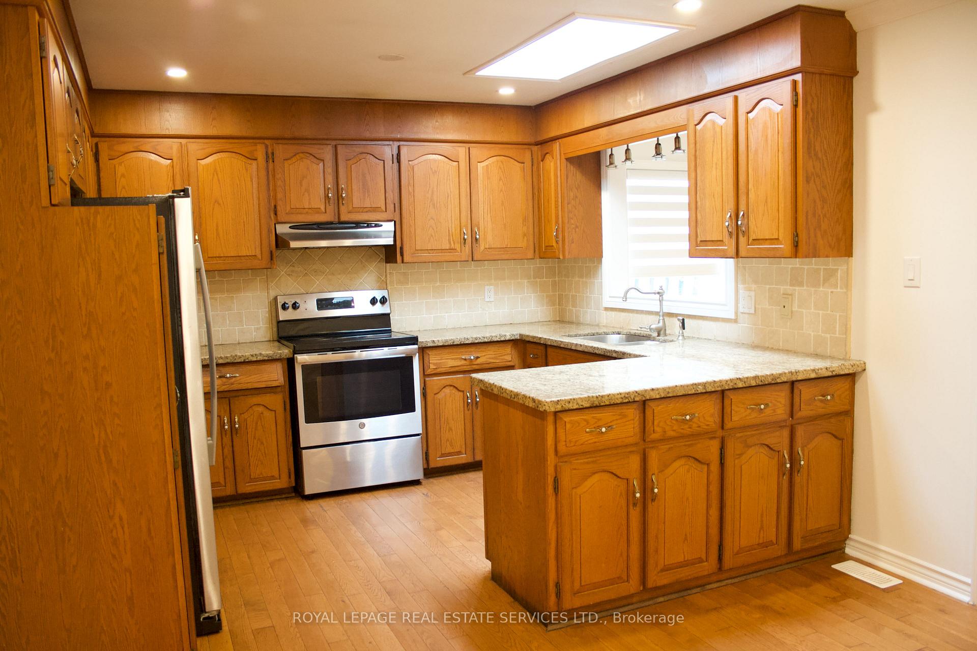 Photo 10 of 6865 Main Street W, Milton, Scott — HOMEH