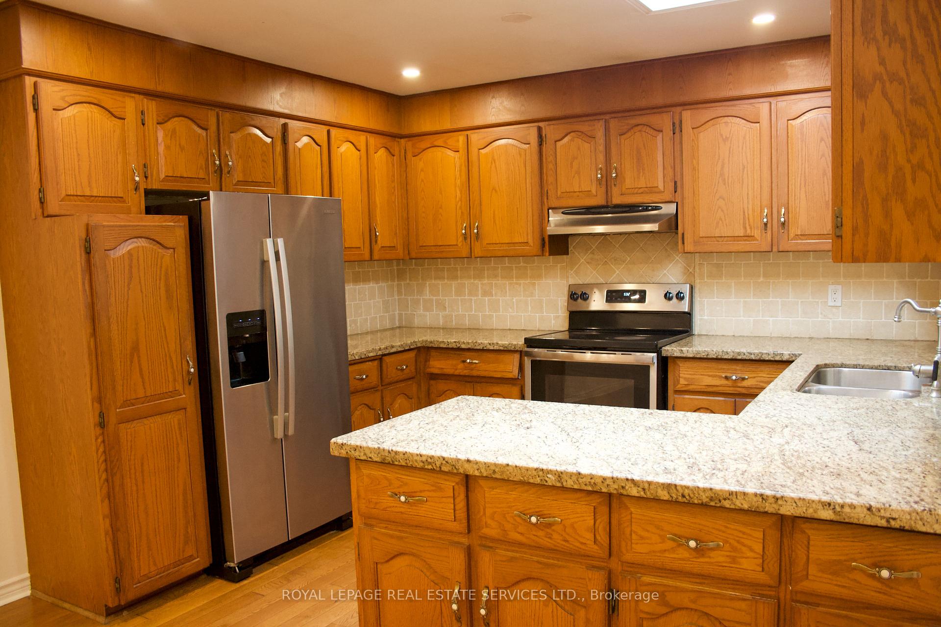 Photo 11 of 6865 Main Street W, Milton, Scott — HOMEH