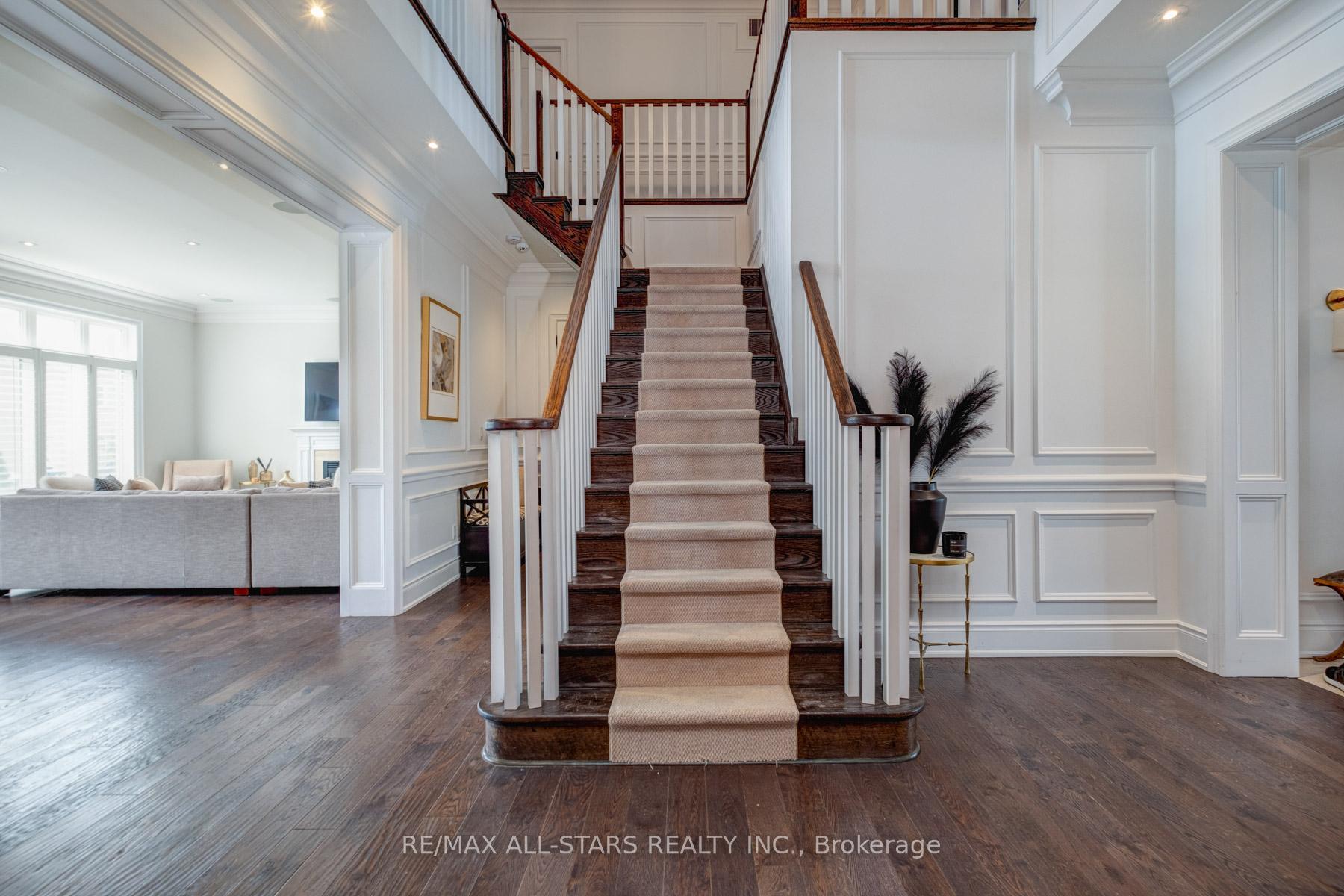 Photo 5 of 66 Royal West Road, Markham, Angus Glen — HOMEH