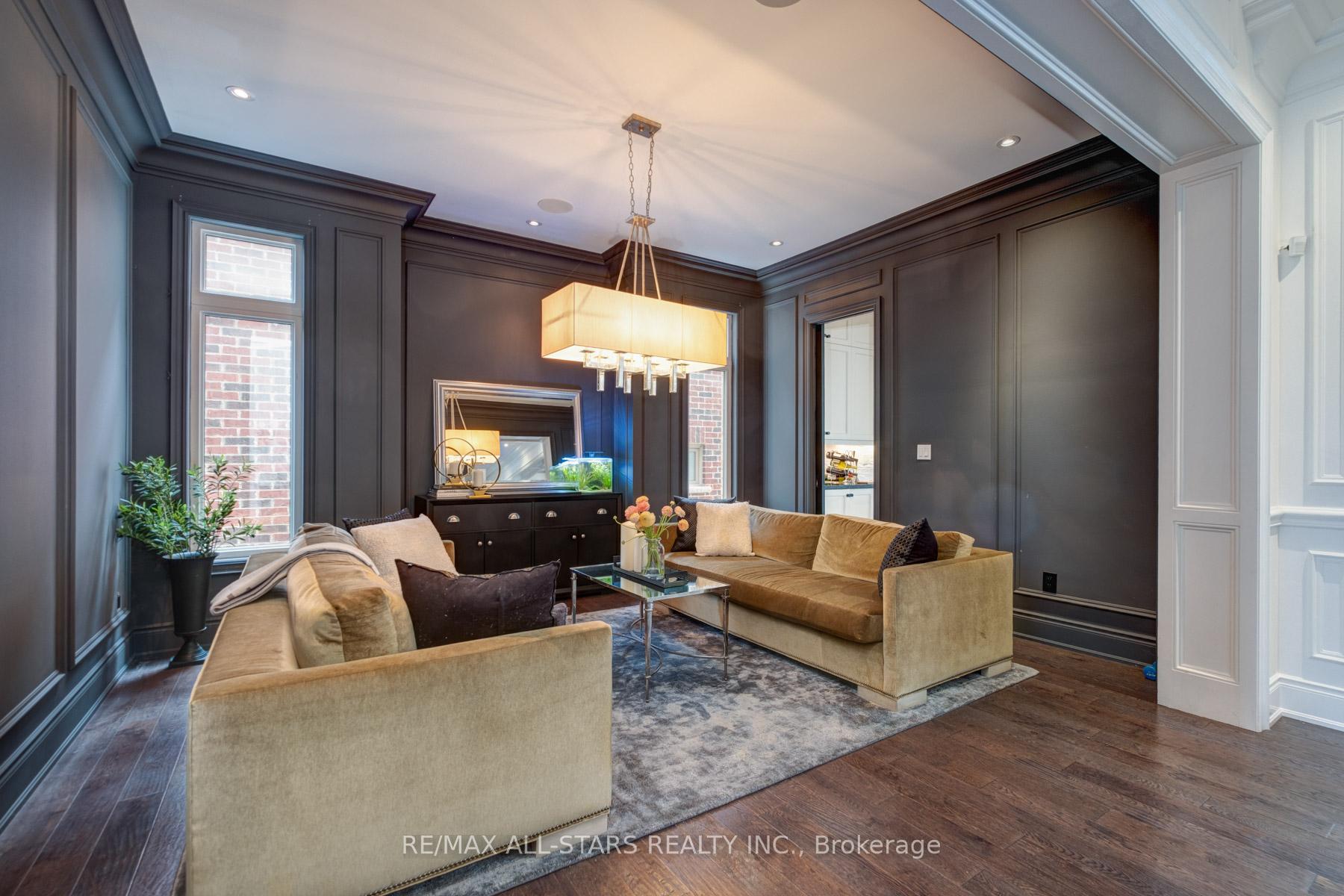 Photo 9 of 66 Royal West Road, Markham, Angus Glen — HOMEH