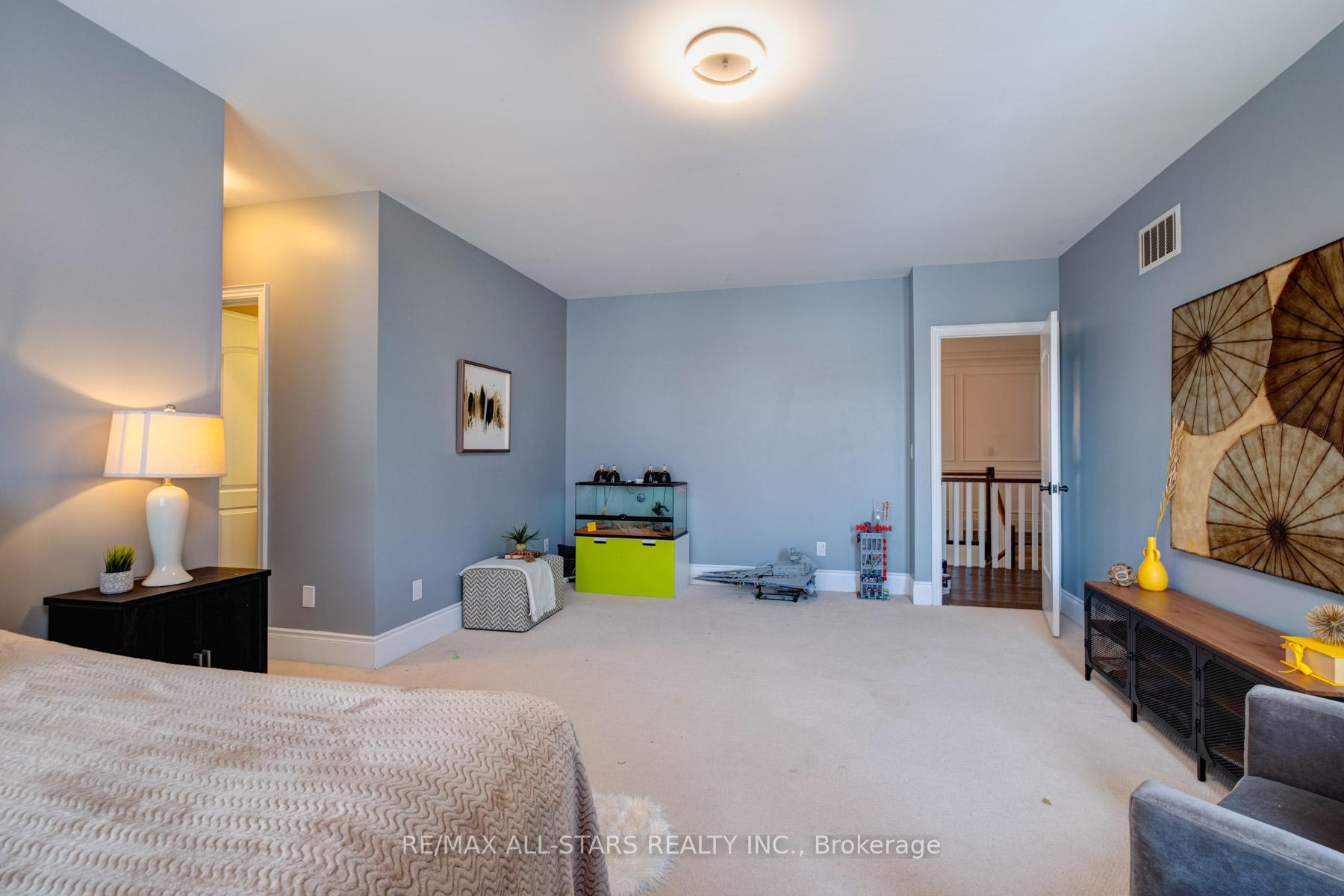 Photo 32 of 66 Royal West Road, Markham, Angus Glen — HOMEH