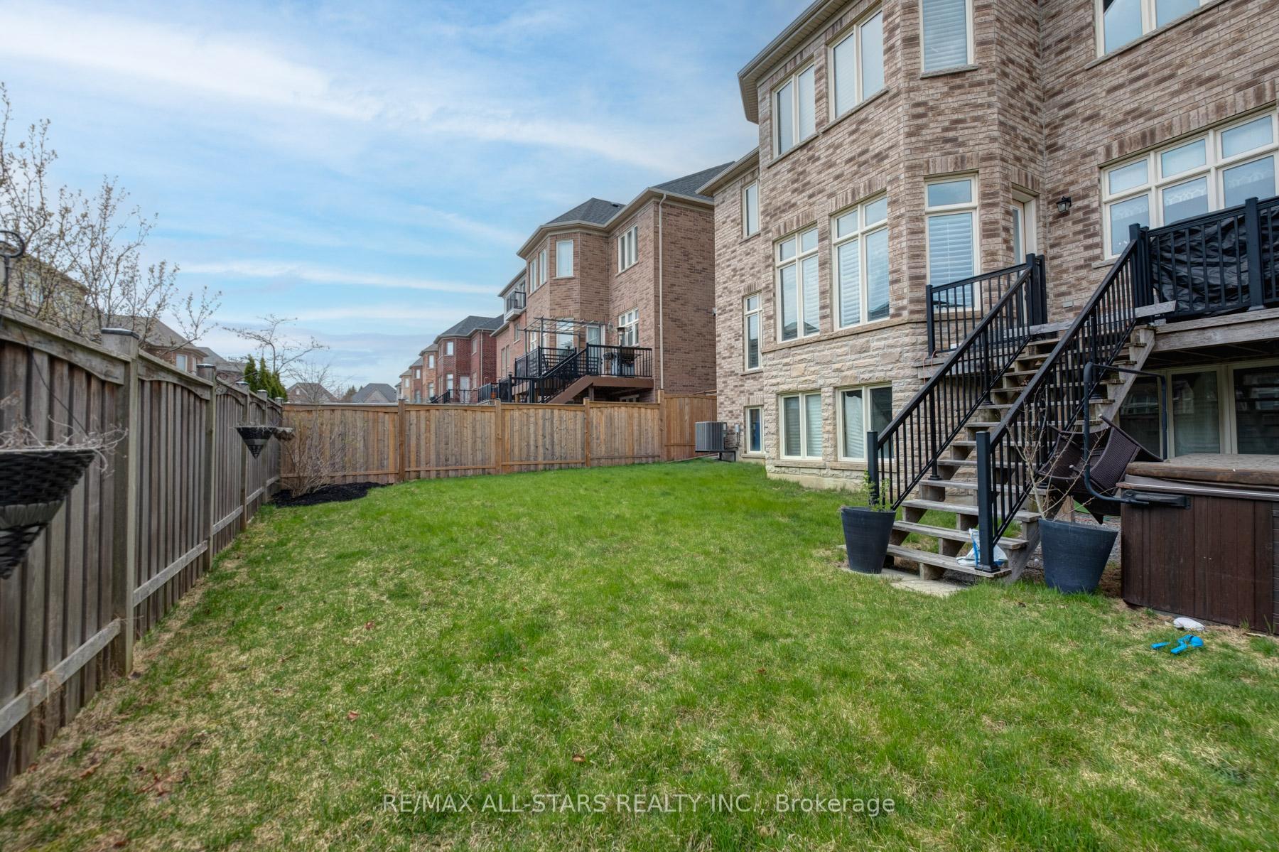 Photo 35 of 66 Royal West Road, Markham, Angus Glen — HOMEH