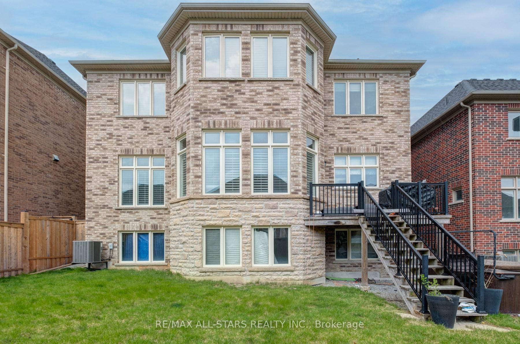 Photo 36 of 66 Royal West Road, Markham, Angus Glen — HOMEH