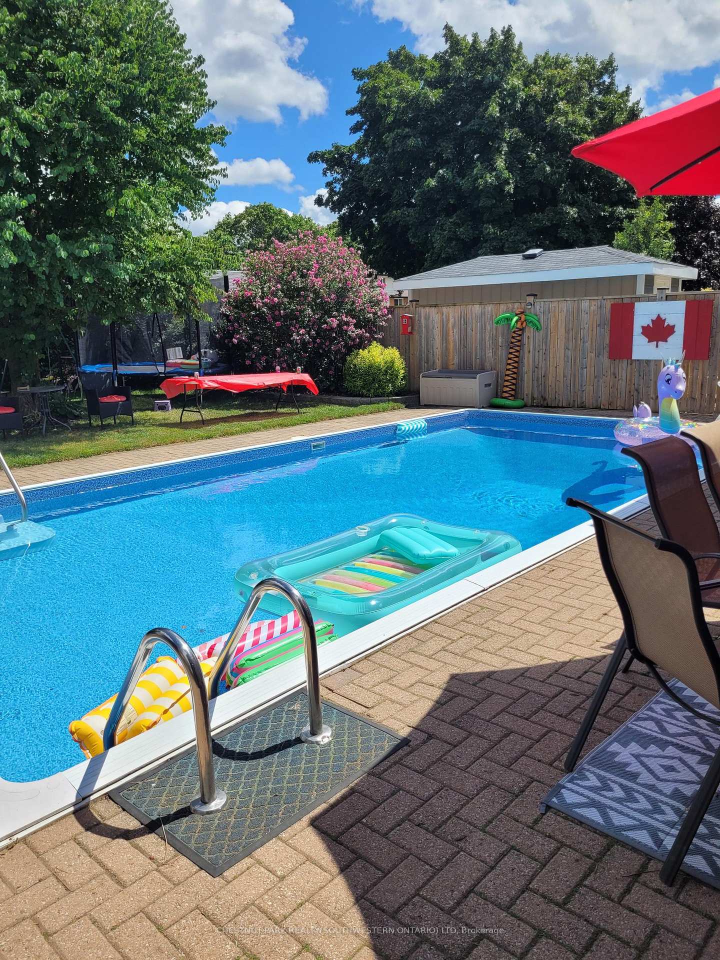 Photo 3 of 19 Halifax Drive, Kitchener — HOMEH