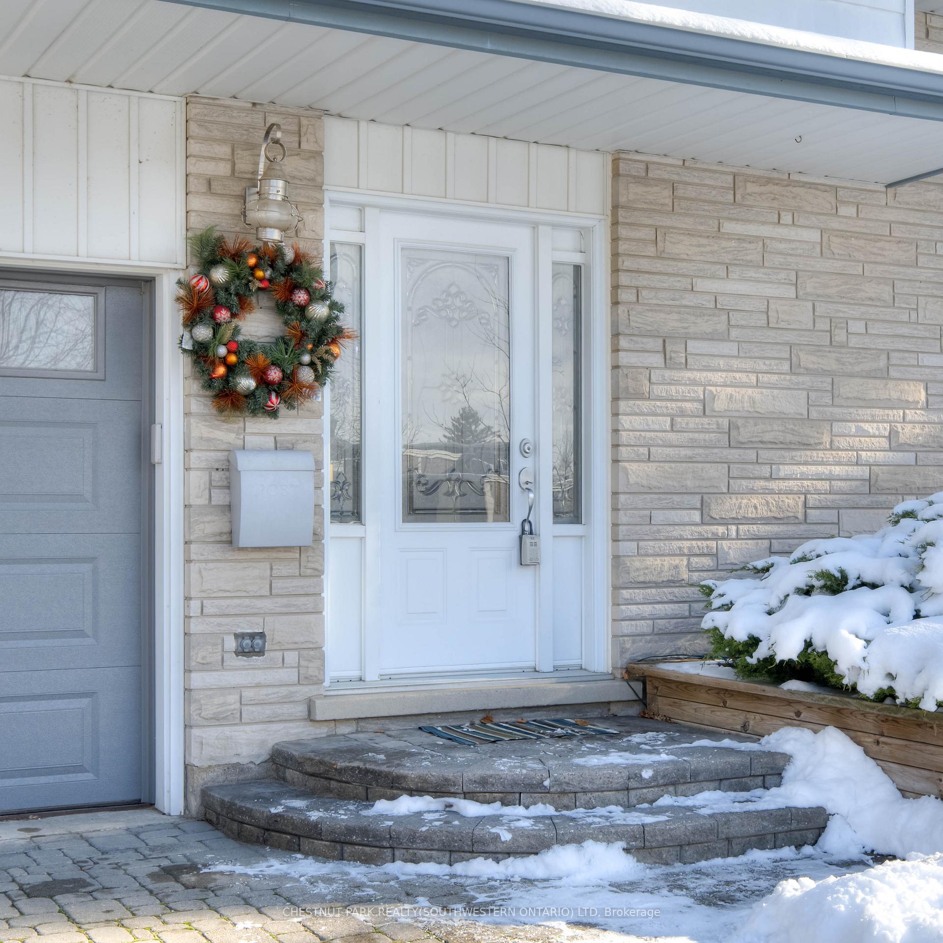 Photo 4 of 19 Halifax Drive, Kitchener — HOMEH