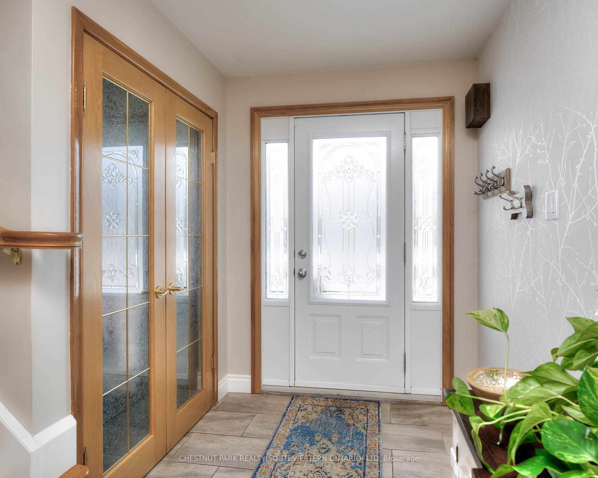 Photo 5 of 19 Halifax Drive, Kitchener — HOMEH