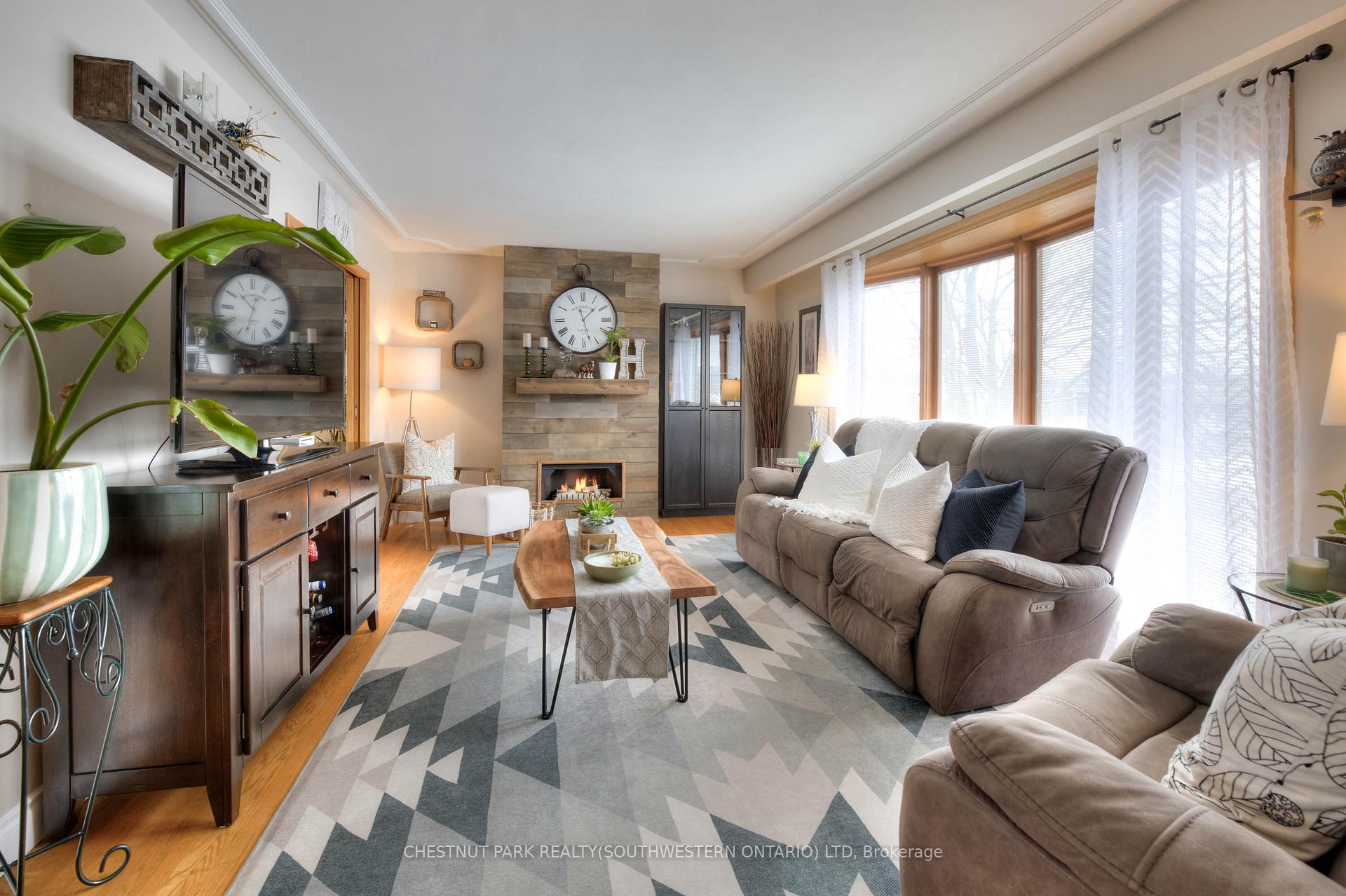 Photo 12 of 19 Halifax Drive, Kitchener — HOMEH