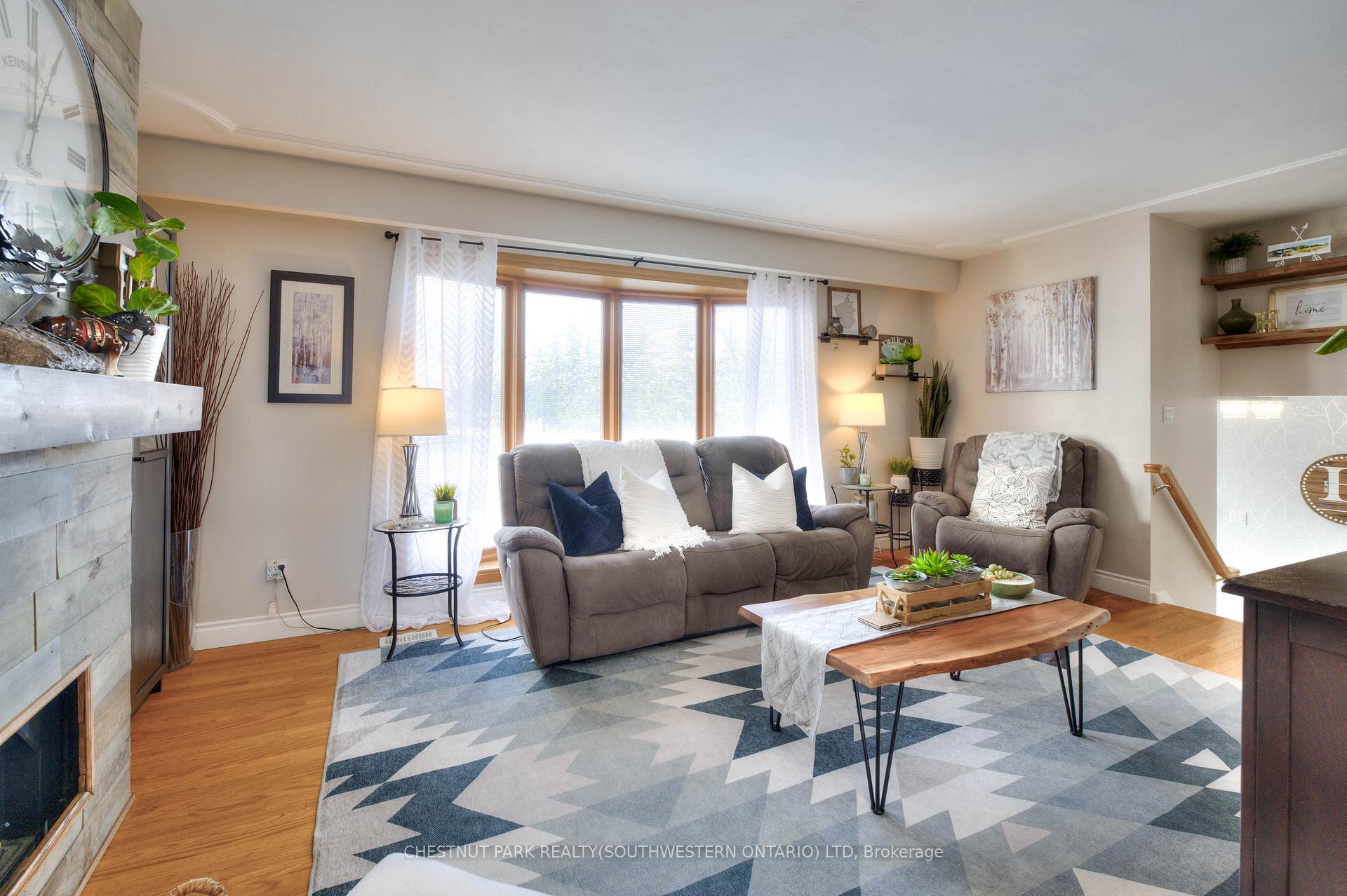 Photo 14 of 19 Halifax Drive, Kitchener — HOMEH