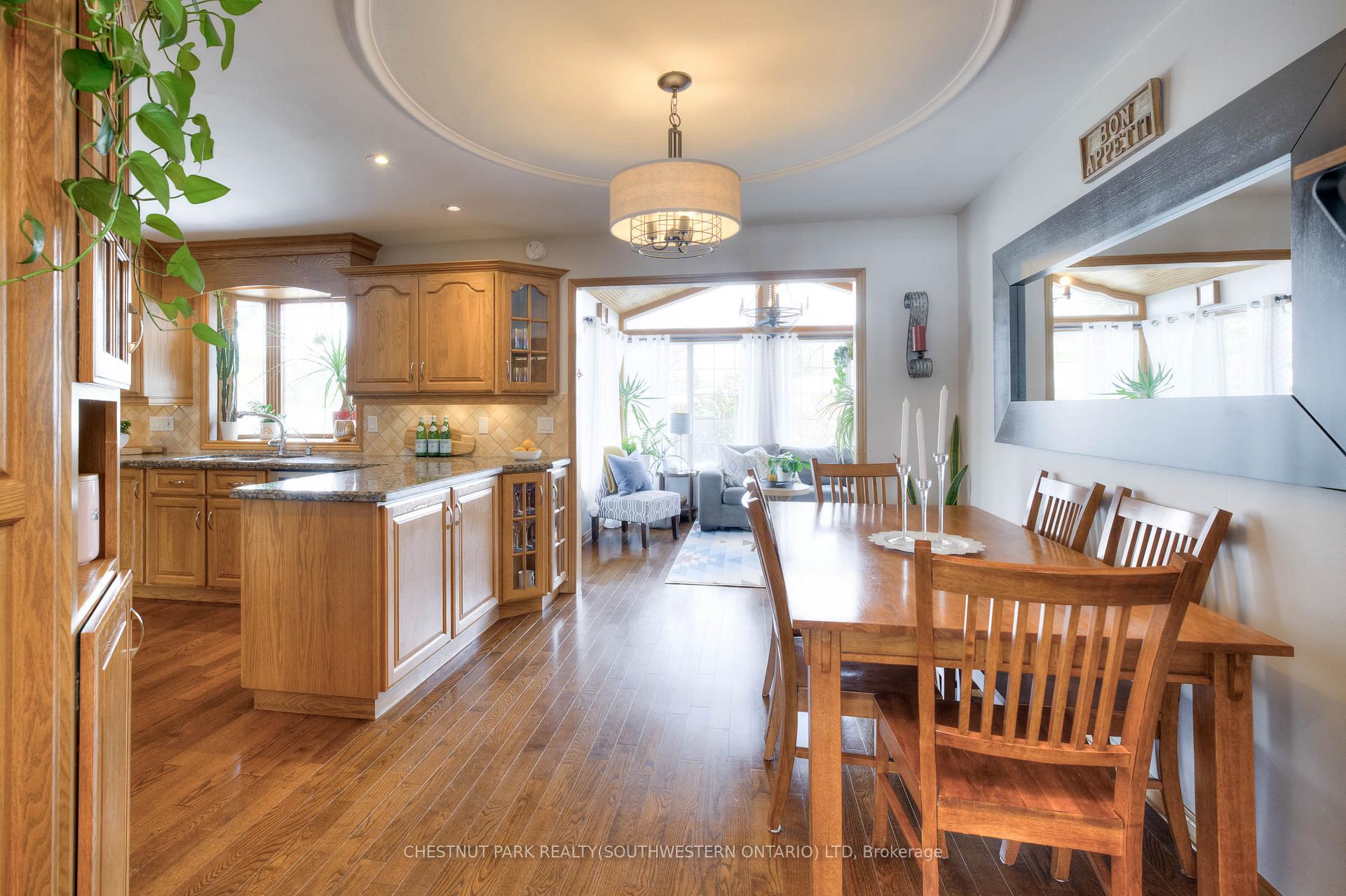 Photo 15 of 19 Halifax Drive, Kitchener — HOMEH