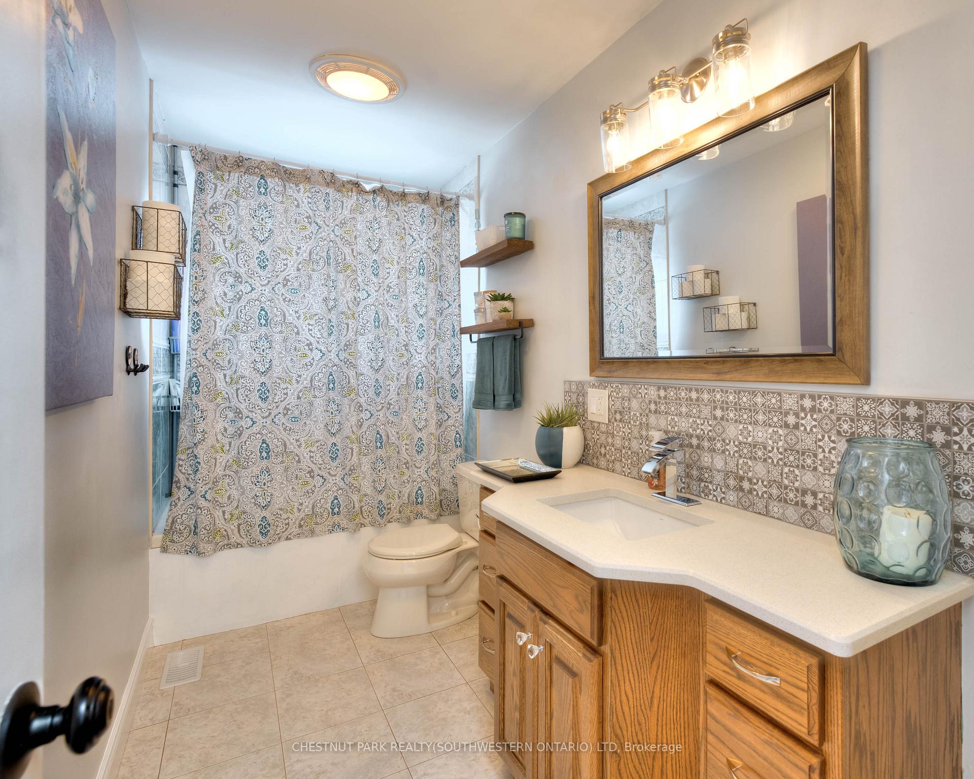 Photo 23 of 19 Halifax Drive, Kitchener — HOMEH