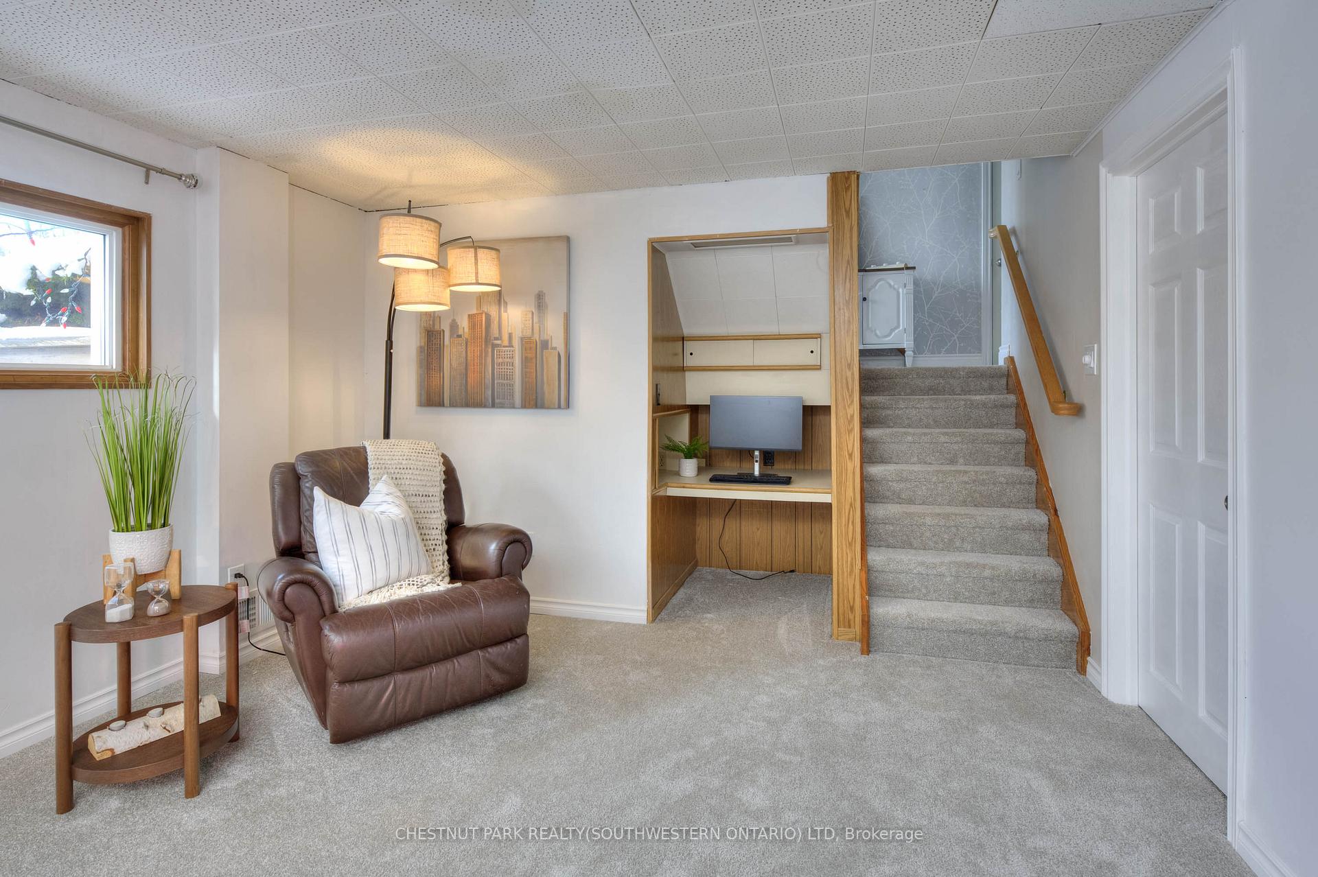 Photo 30 of 19 Halifax Drive, Kitchener — HOMEH