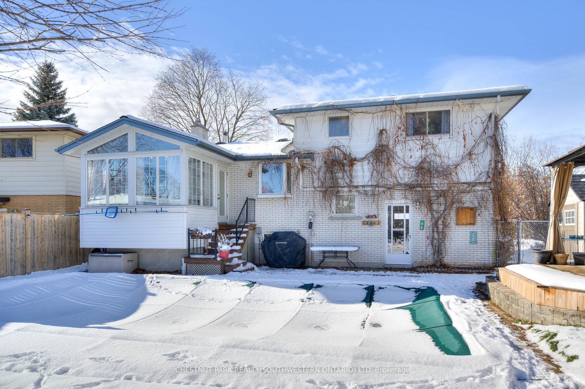 Photo 35 of 19 Halifax Drive, Kitchener — HOMEH