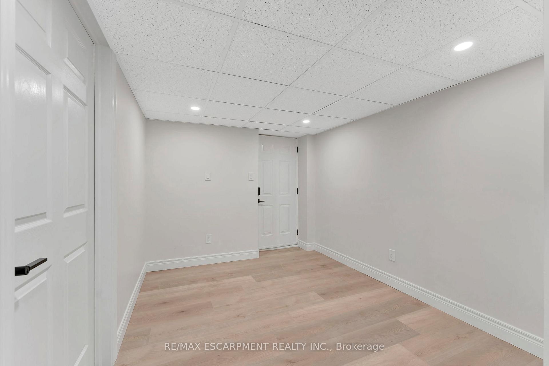 Photo 3 of Unit Lower Level, 288 4th Concession Road W, Hamilton, Waterdown — HOMEH
