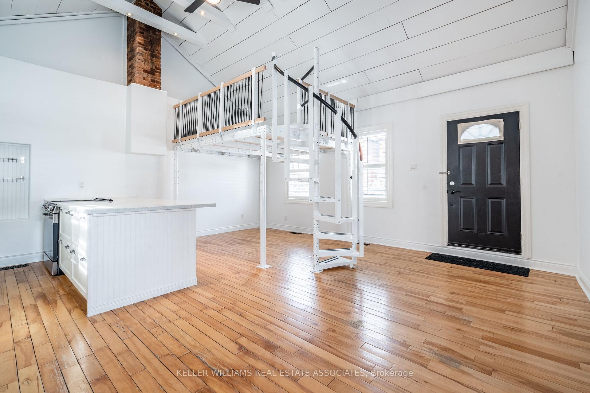 Photo 8 of 144 Young Street, Hamilton, Corktown — HOMEH