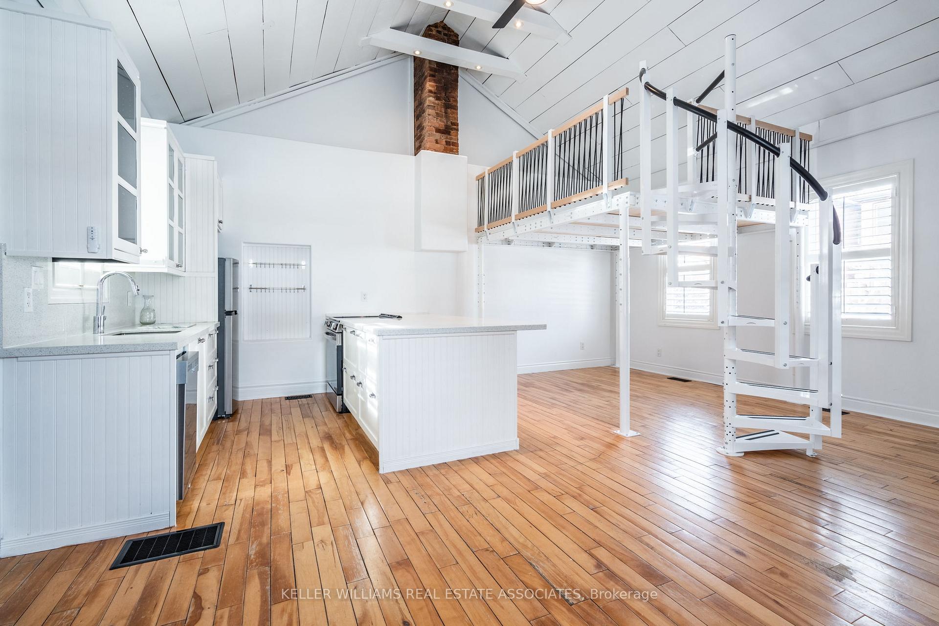 Photo 9 of 144 Young Street, Hamilton, Corktown — HOMEH