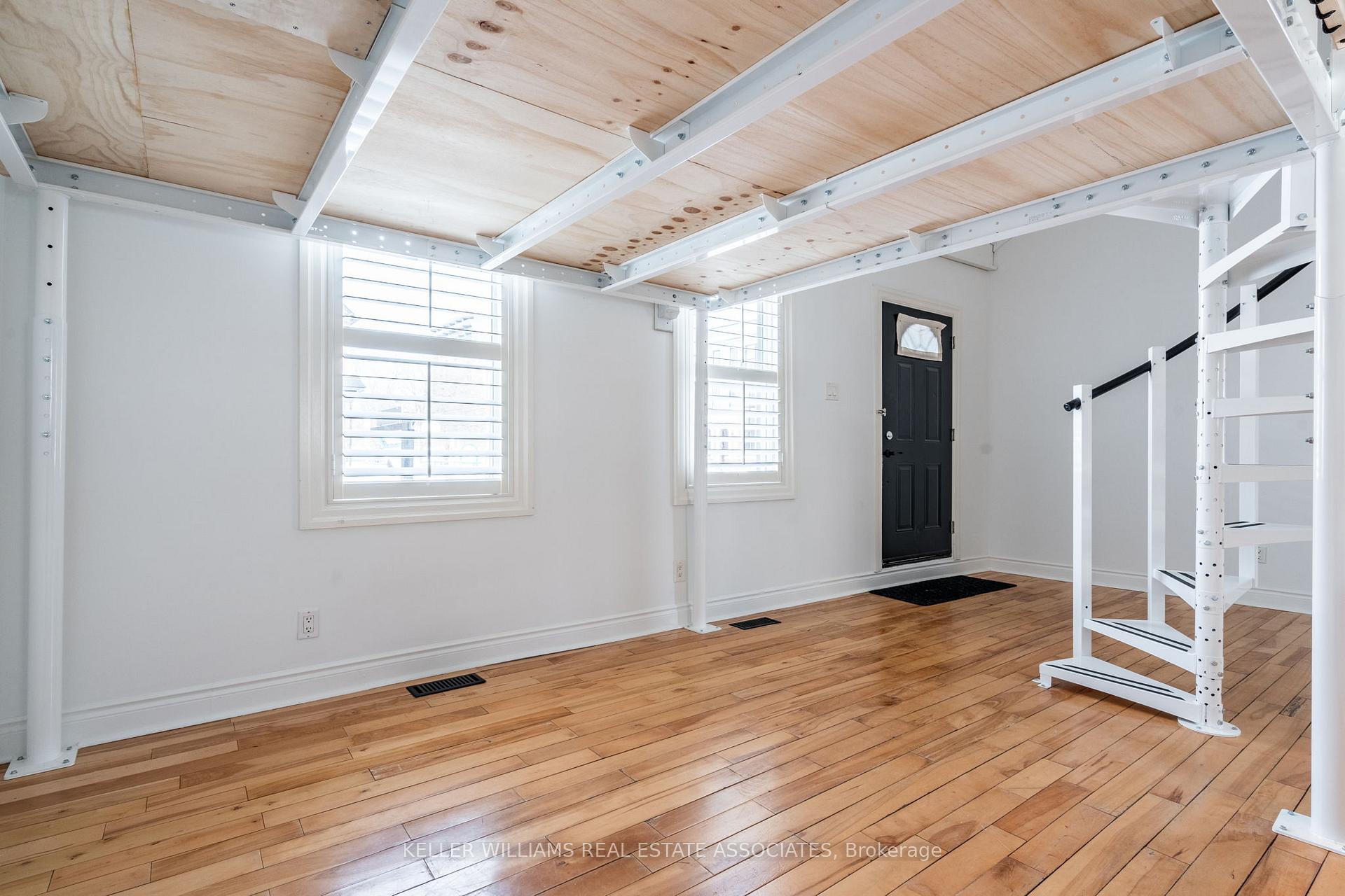 Photo 11 of 144 Young Street, Hamilton, Corktown — HOMEH