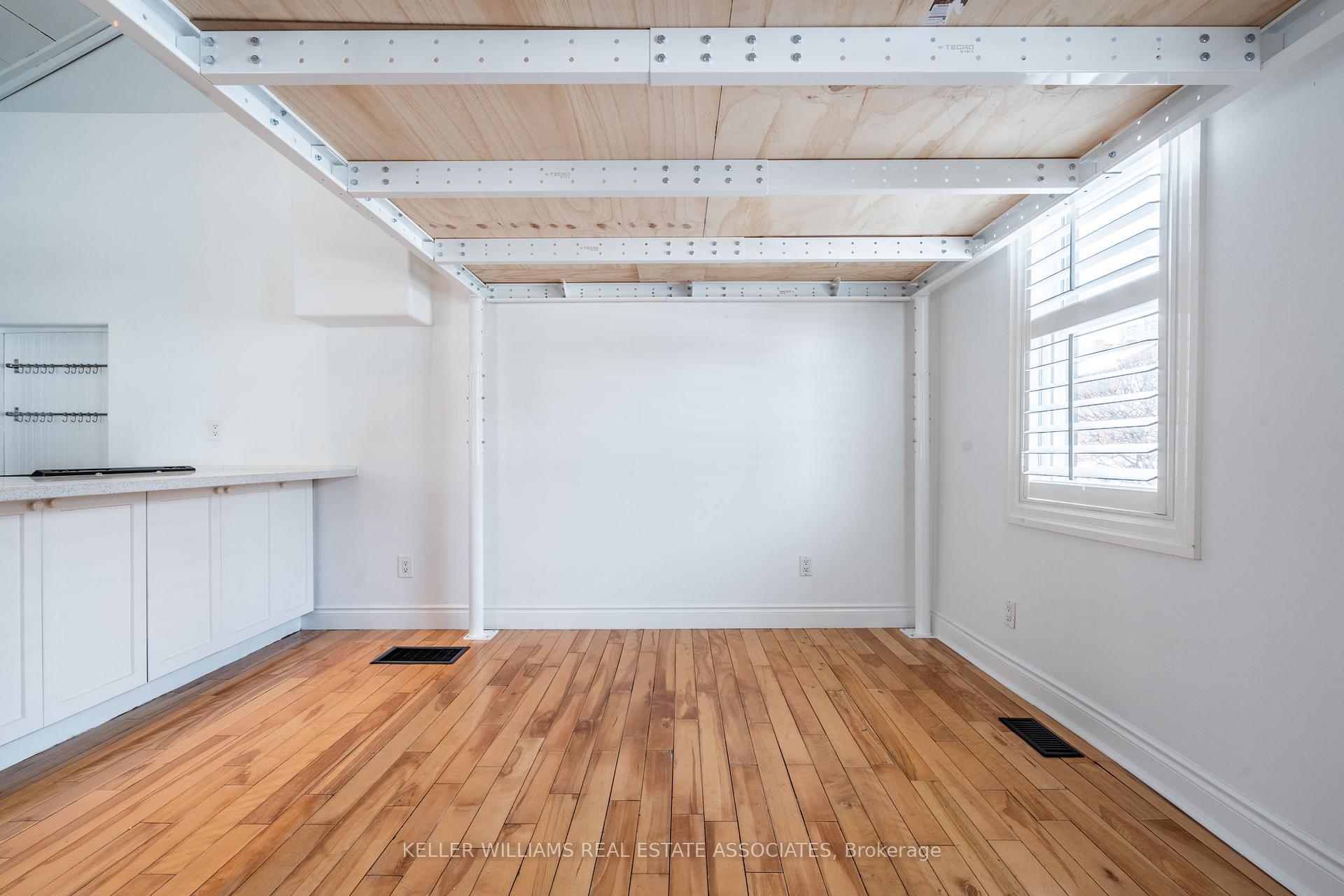 Photo 12 of 144 Young Street, Hamilton, Corktown — HOMEH