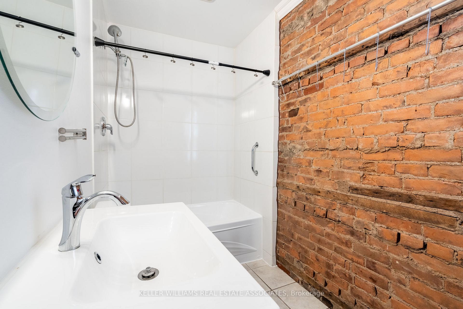Photo 31 of 144 Young Street, Hamilton, Corktown — HOMEH