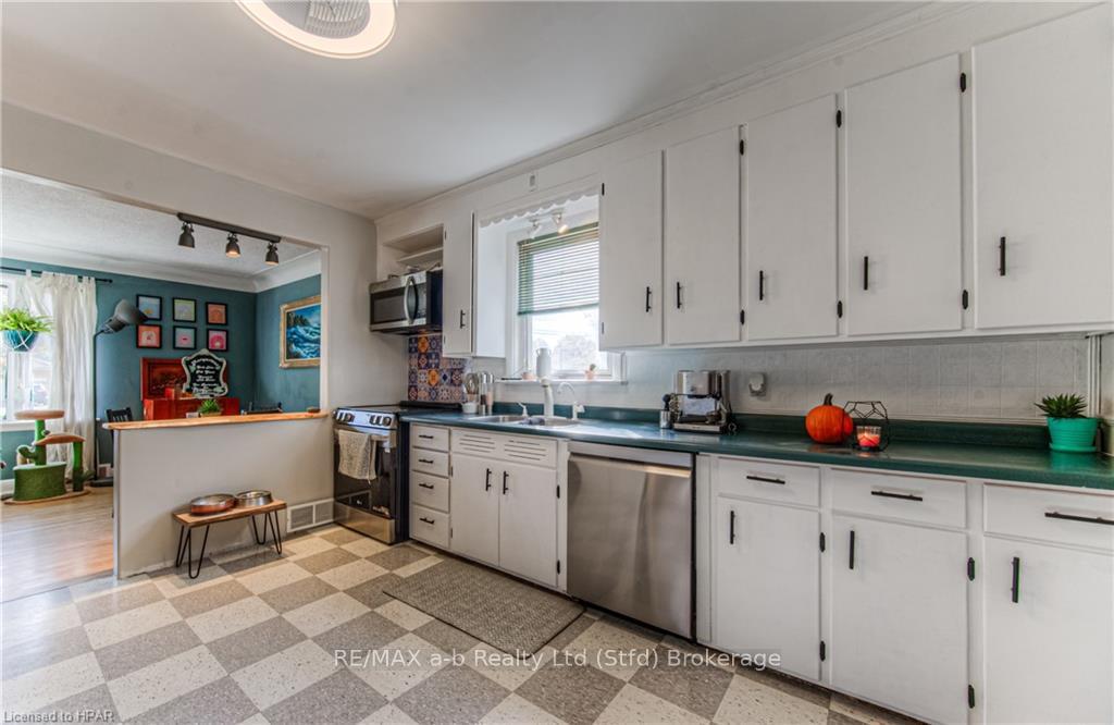 Photo 10 of 284 Krug Street, Kitchener — HOMEH