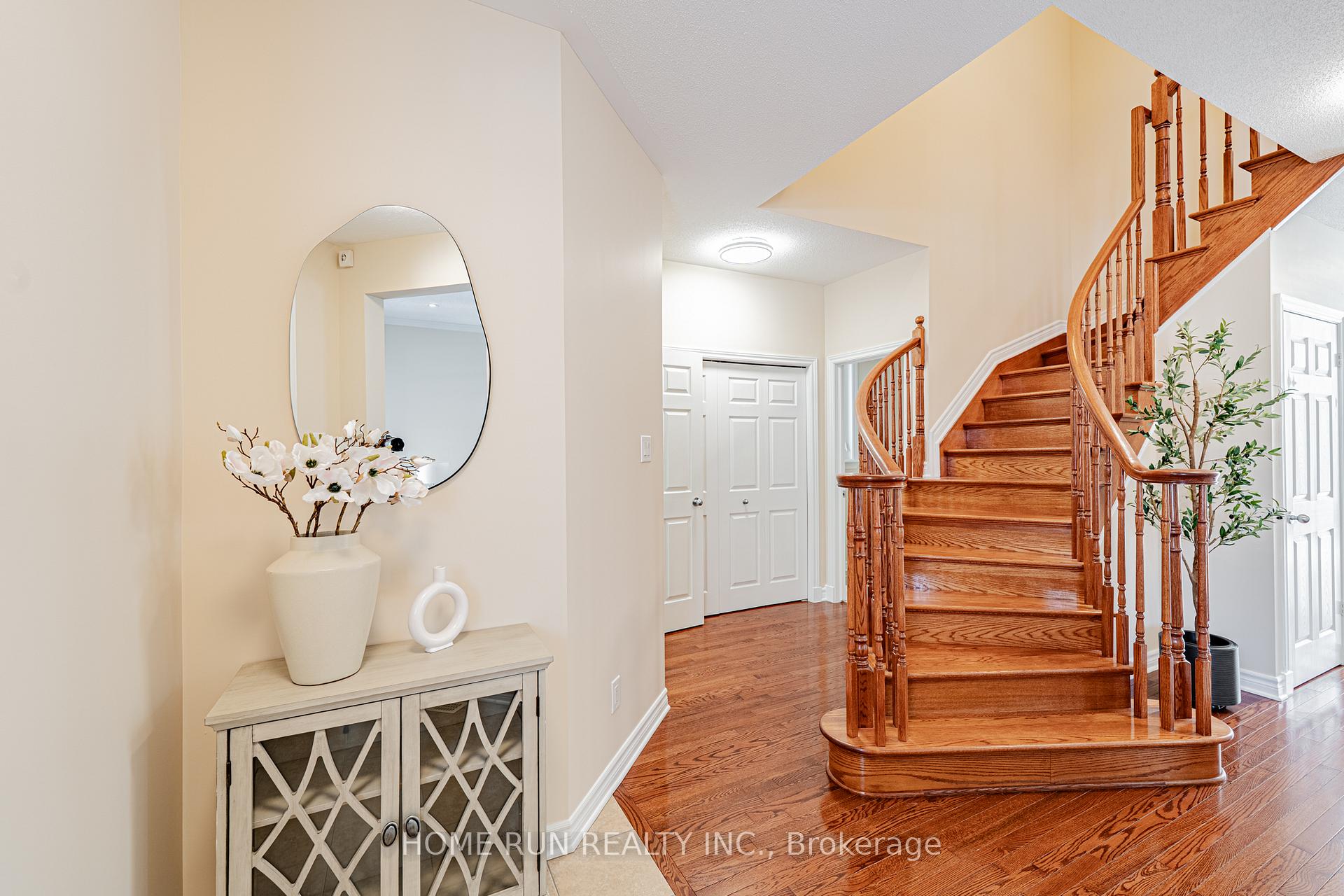 Photo 5 of 302 Laughlin Circle, Ottawa, Kanata - Kanata Lakes/Heritage Hills — HOMEH