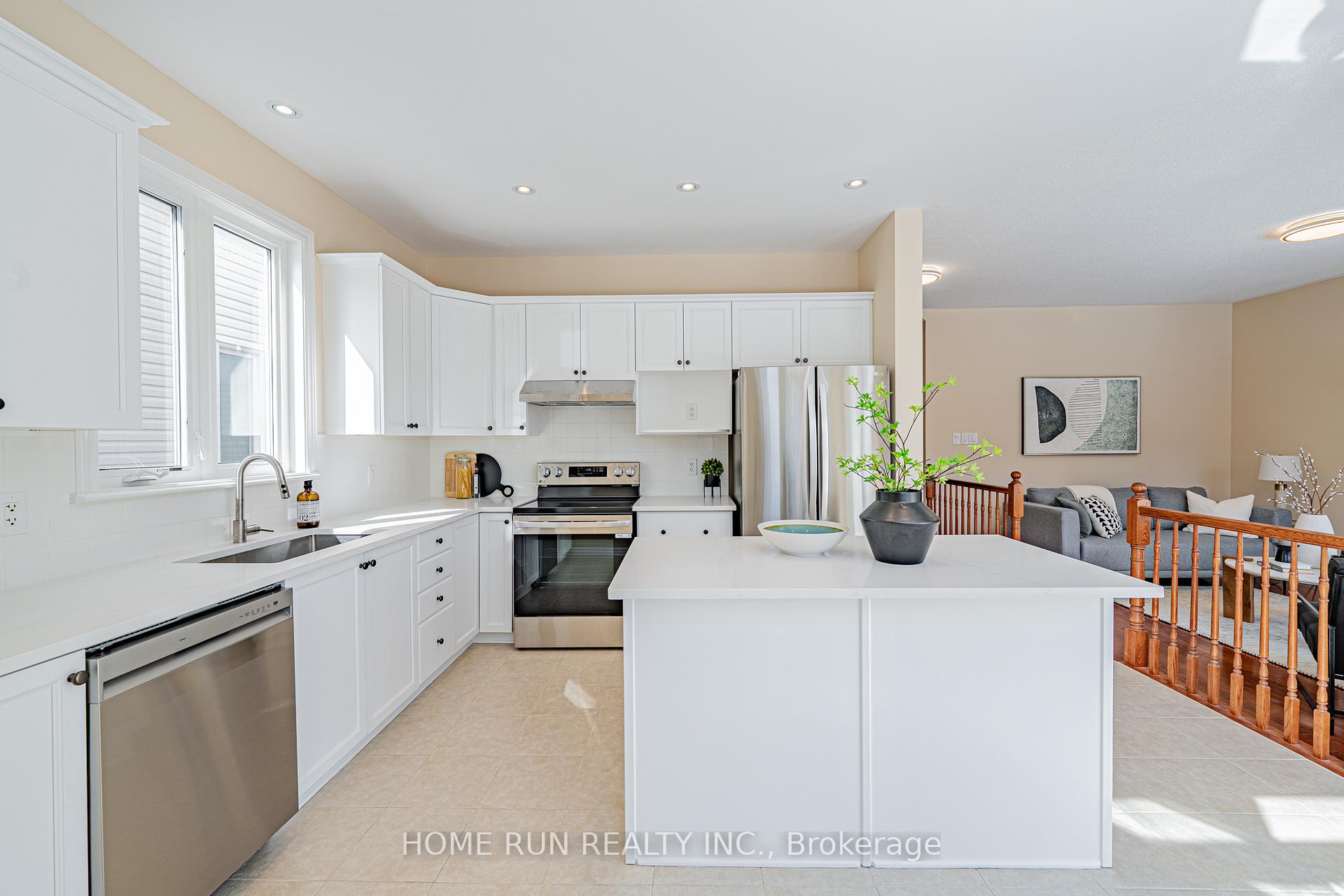 Photo 22 of 302 Laughlin Circle, Ottawa, Kanata - Kanata Lakes/Heritage Hills — HOMEH