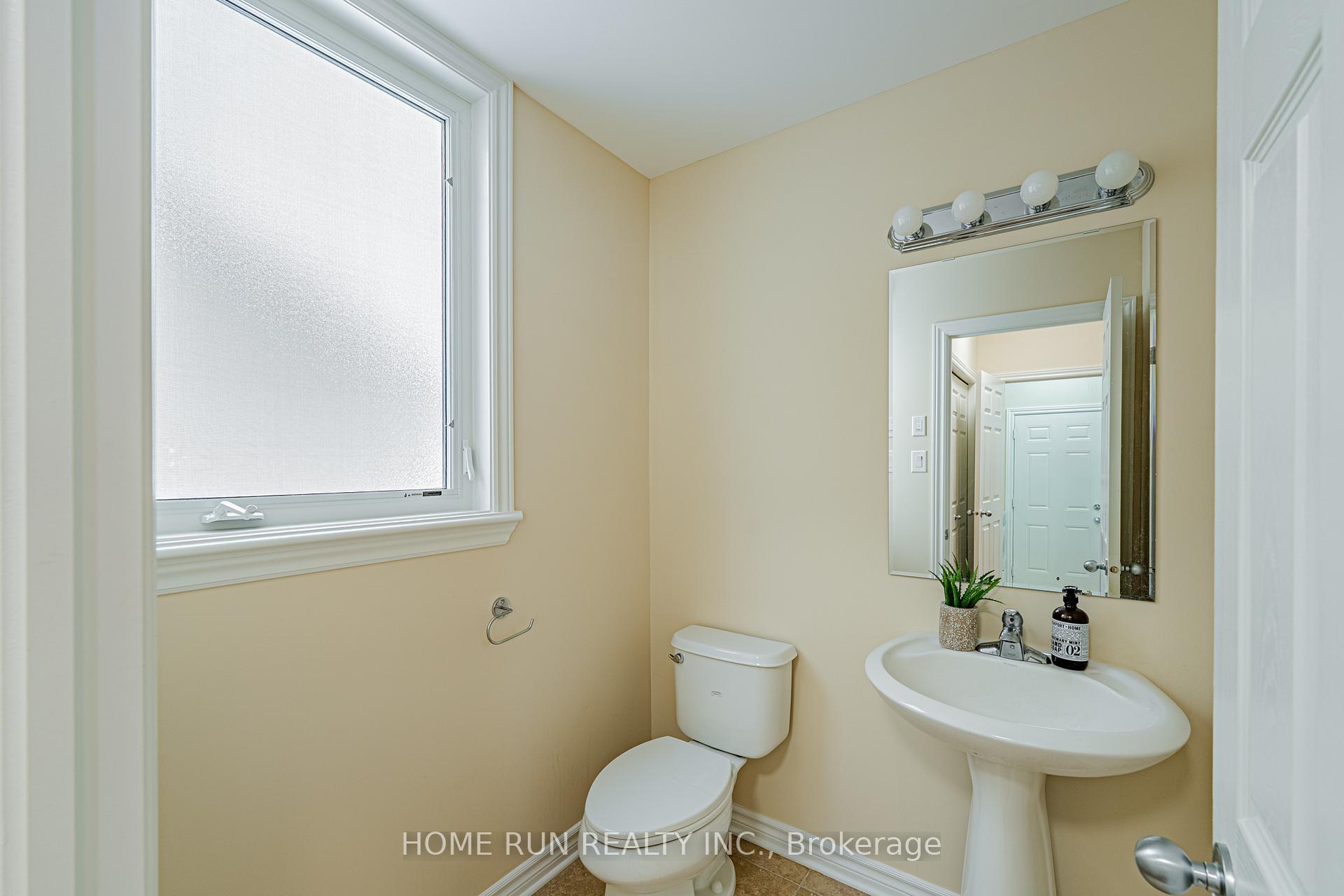 Photo 24 of 302 Laughlin Circle, Ottawa, Kanata - Kanata Lakes/Heritage Hills — HOMEH
