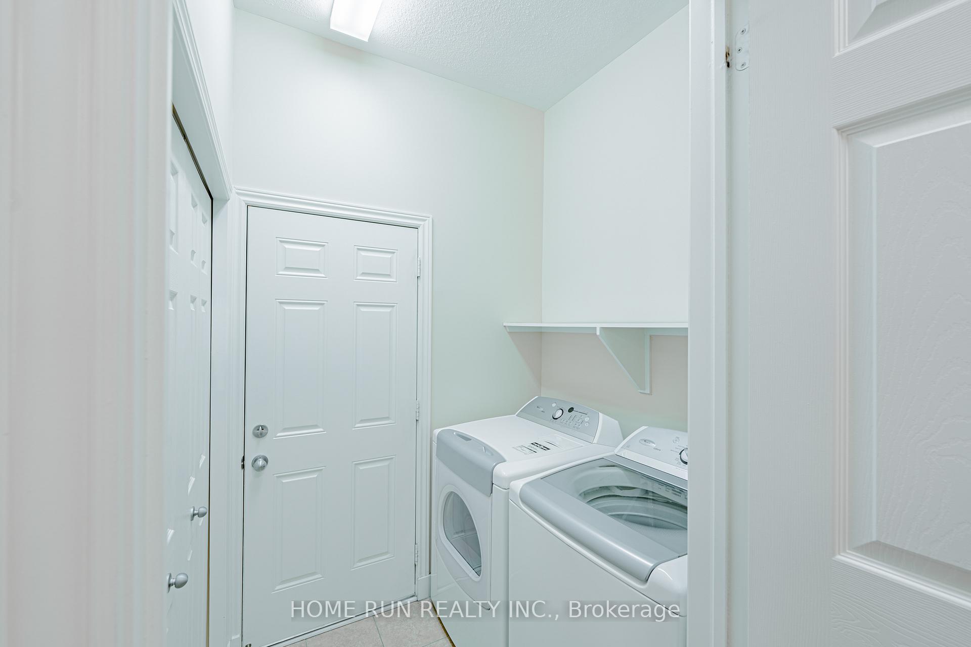 Photo 25 of 302 Laughlin Circle, Ottawa, Kanata - Kanata Lakes/Heritage Hills — HOMEH