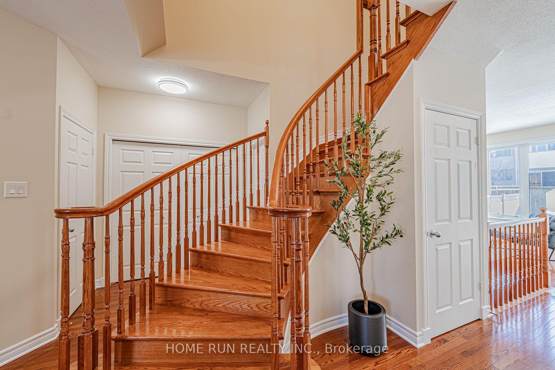 Photo 27 of 302 Laughlin Circle, Ottawa, Kanata - Kanata Lakes/Heritage Hills — HOMEH