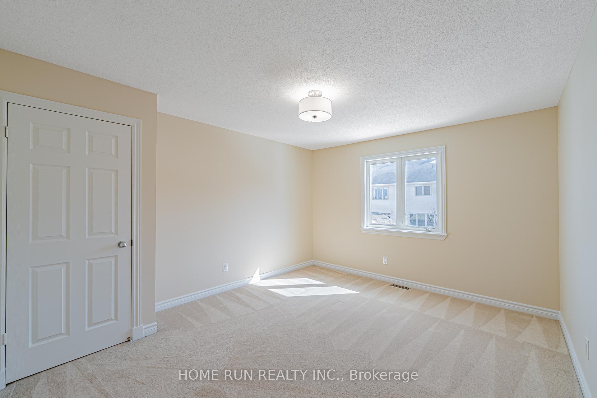 Photo 30 of 302 Laughlin Circle, Ottawa, Kanata - Kanata Lakes/Heritage Hills — HOMEH
