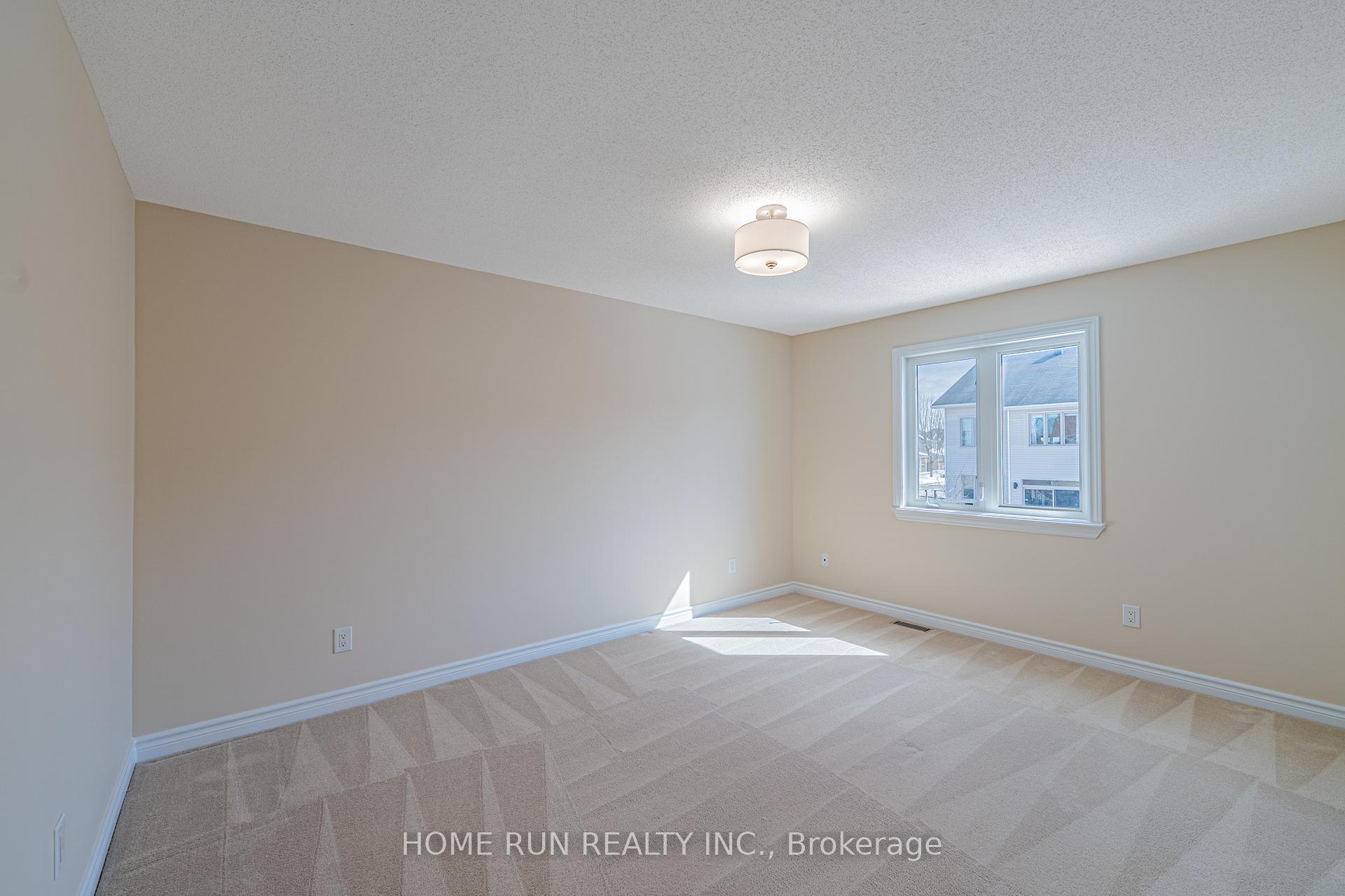 Photo 31 of 302 Laughlin Circle, Ottawa, Kanata - Kanata Lakes/Heritage Hills — HOMEH