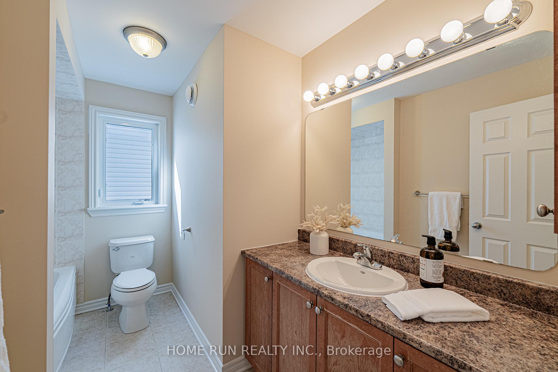 Photo 33 of 302 Laughlin Circle, Ottawa, Kanata - Kanata Lakes/Heritage Hills — HOMEH
