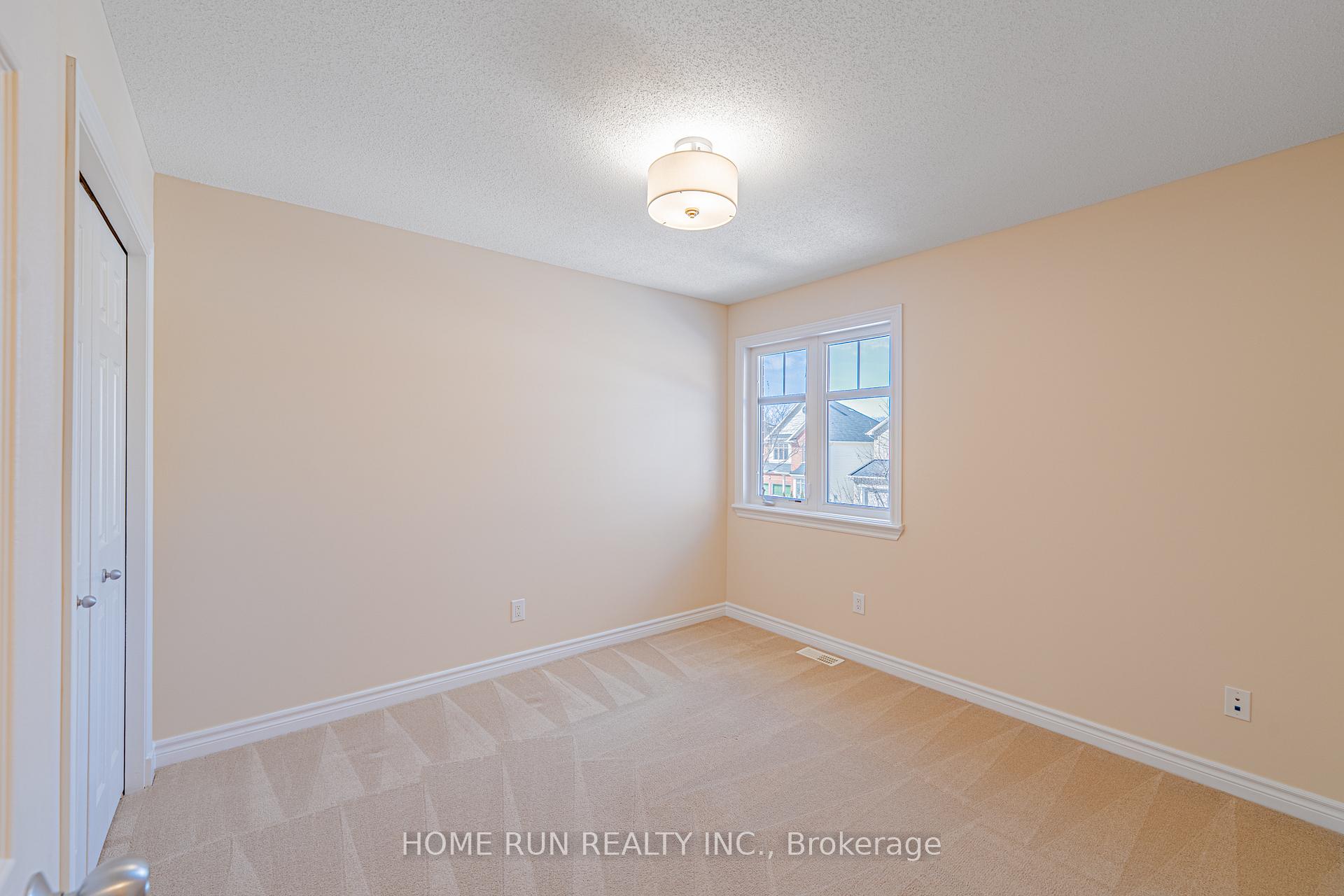 Photo 34 of 302 Laughlin Circle, Ottawa, Kanata - Kanata Lakes/Heritage Hills — HOMEH
