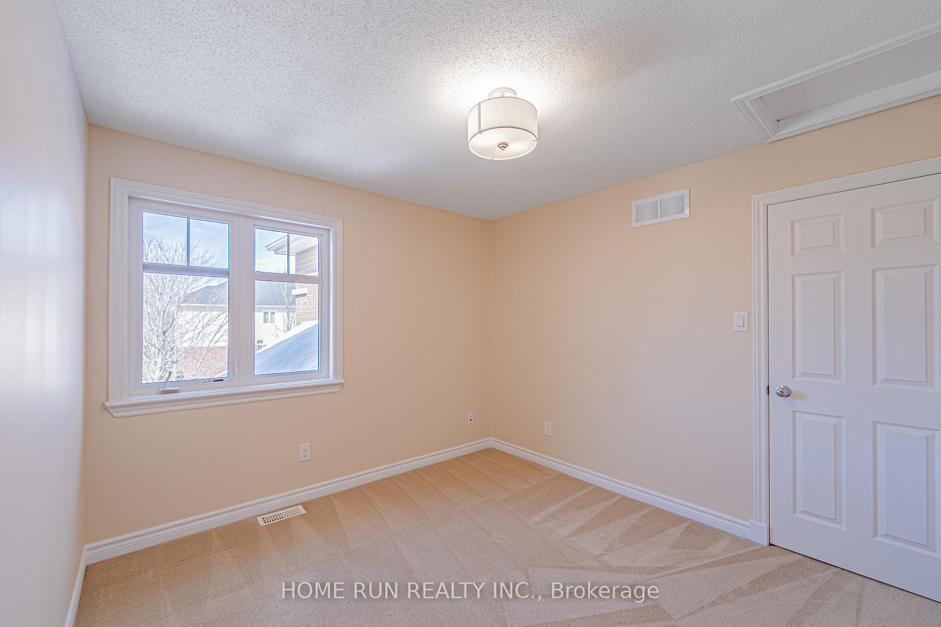 Photo 35 of 302 Laughlin Circle, Ottawa, Kanata - Kanata Lakes/Heritage Hills — HOMEH