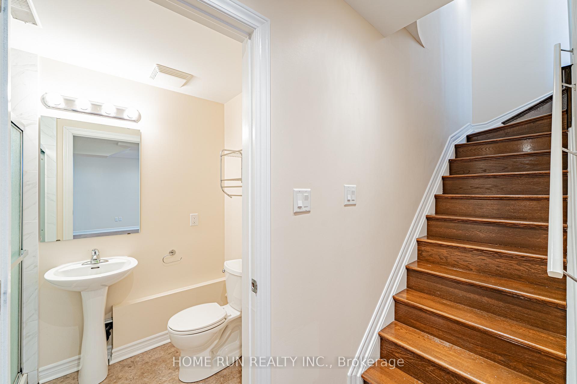 Photo 43 of 302 Laughlin Circle, Ottawa, Kanata - Kanata Lakes/Heritage Hills — HOMEH